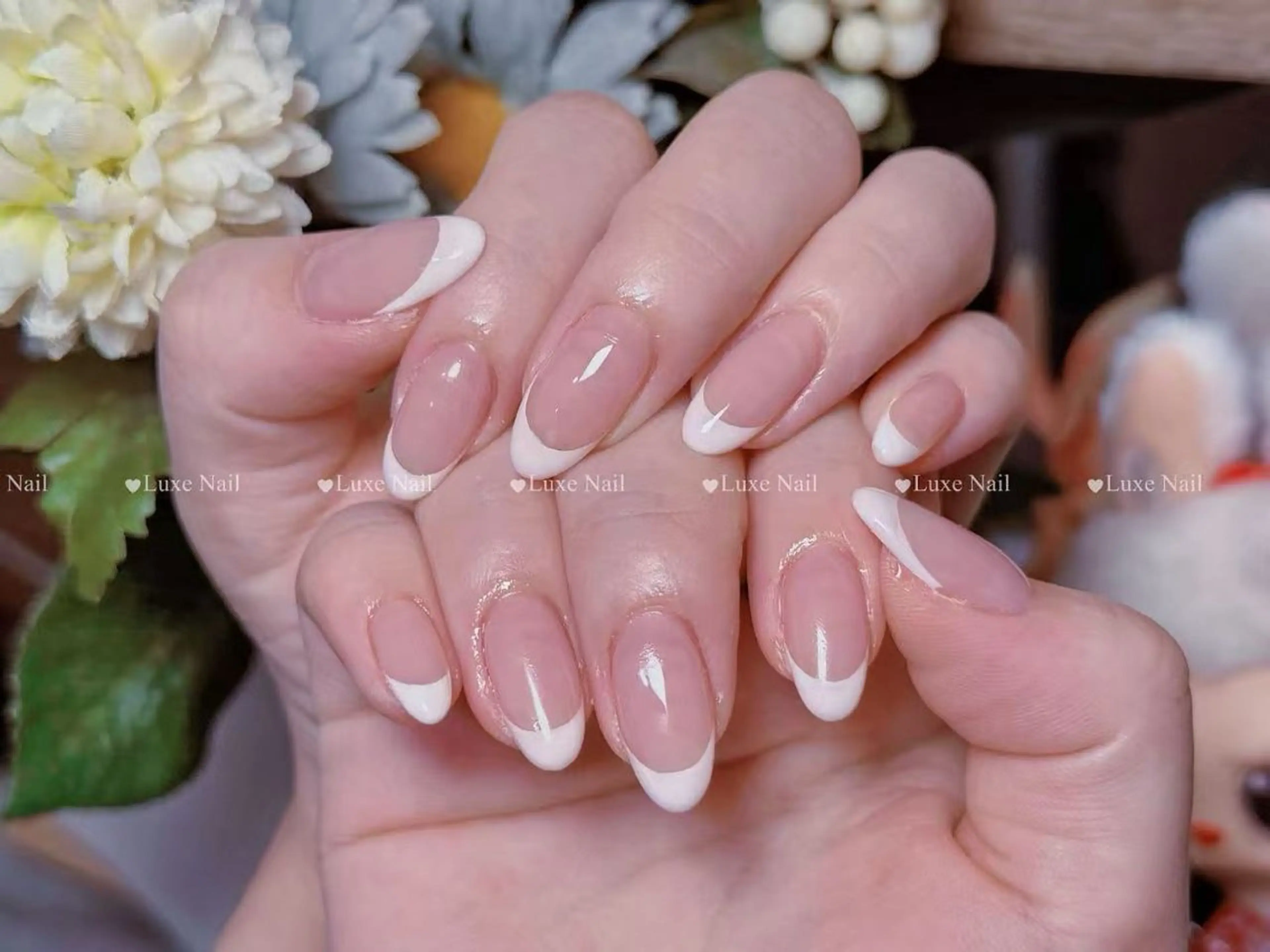 ネイル フラッシュネイル フットネイル フレンチネイル ジェルネイル ガラスフレンチ ハンドネイル Luxe Nail Salon（Mio）のネイルデザイン