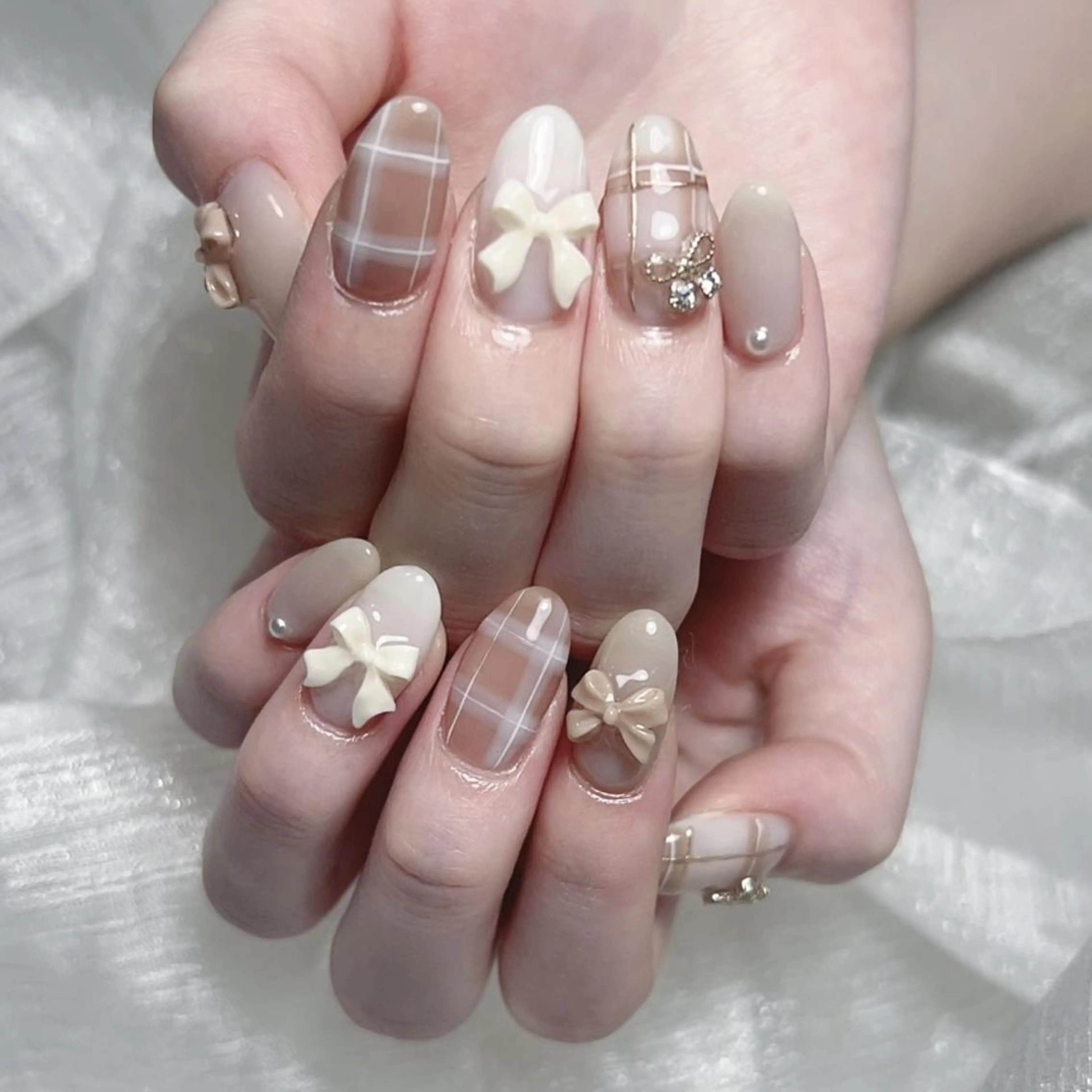 ネイル ハンドネイル 💎CC・NaNa 韓国風ネイル🌙Cのネイルデザイン