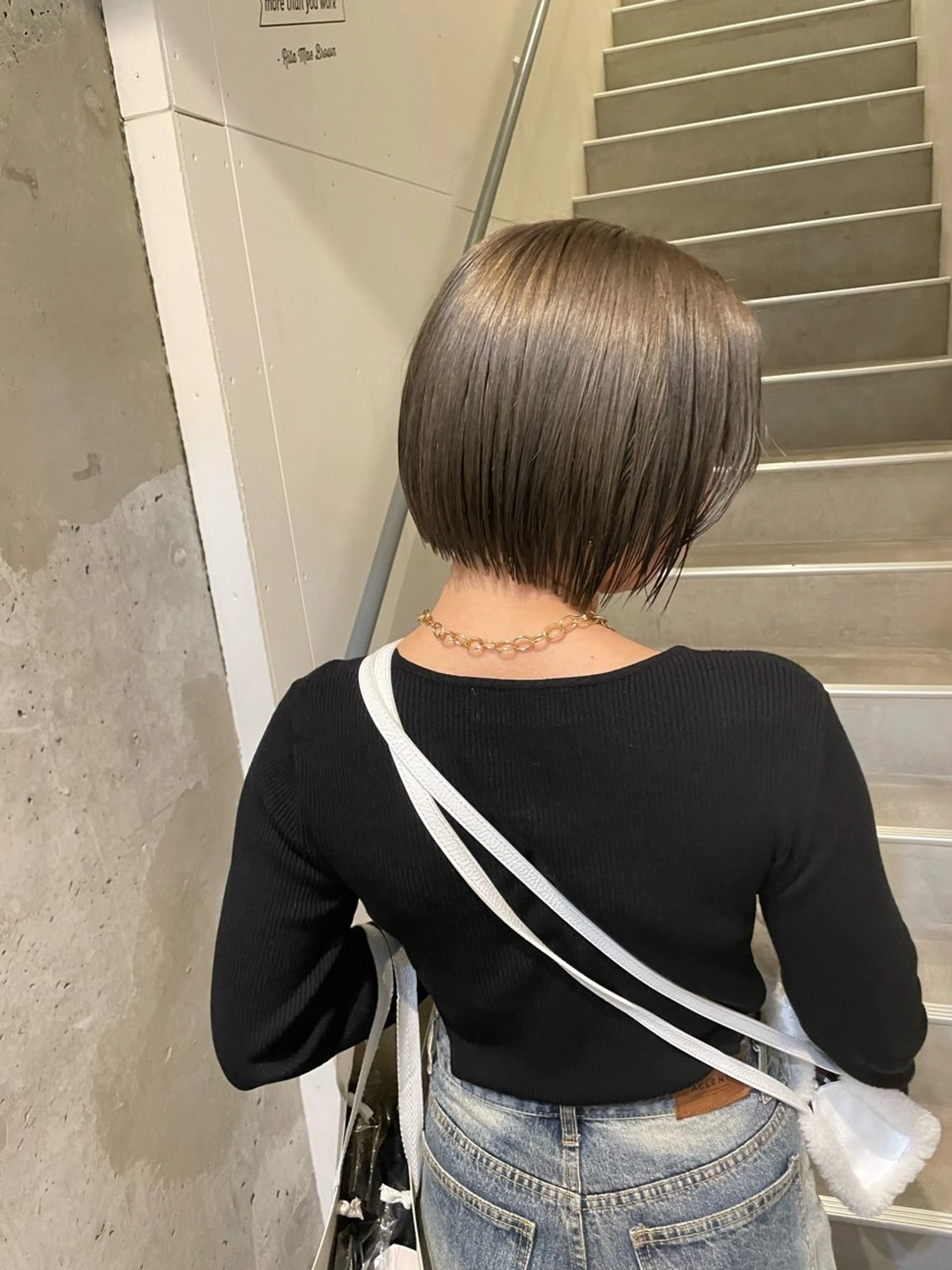 ショート カラー ベージュカラー ブリーチ カット A/LEE所属・久保田 千尋のヘアスタイル