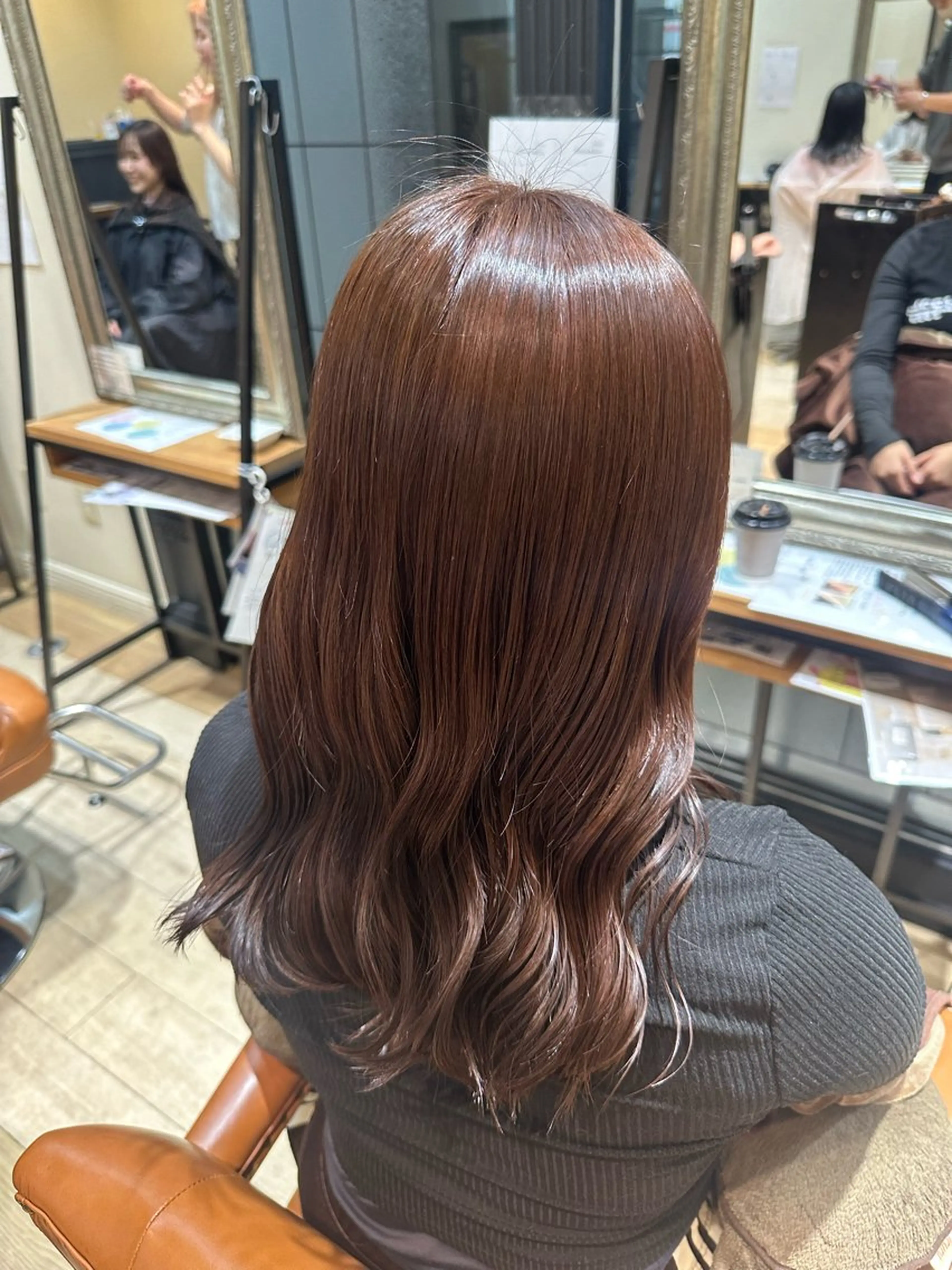 ロング カラー 生尾 虹水のヘアスタイル