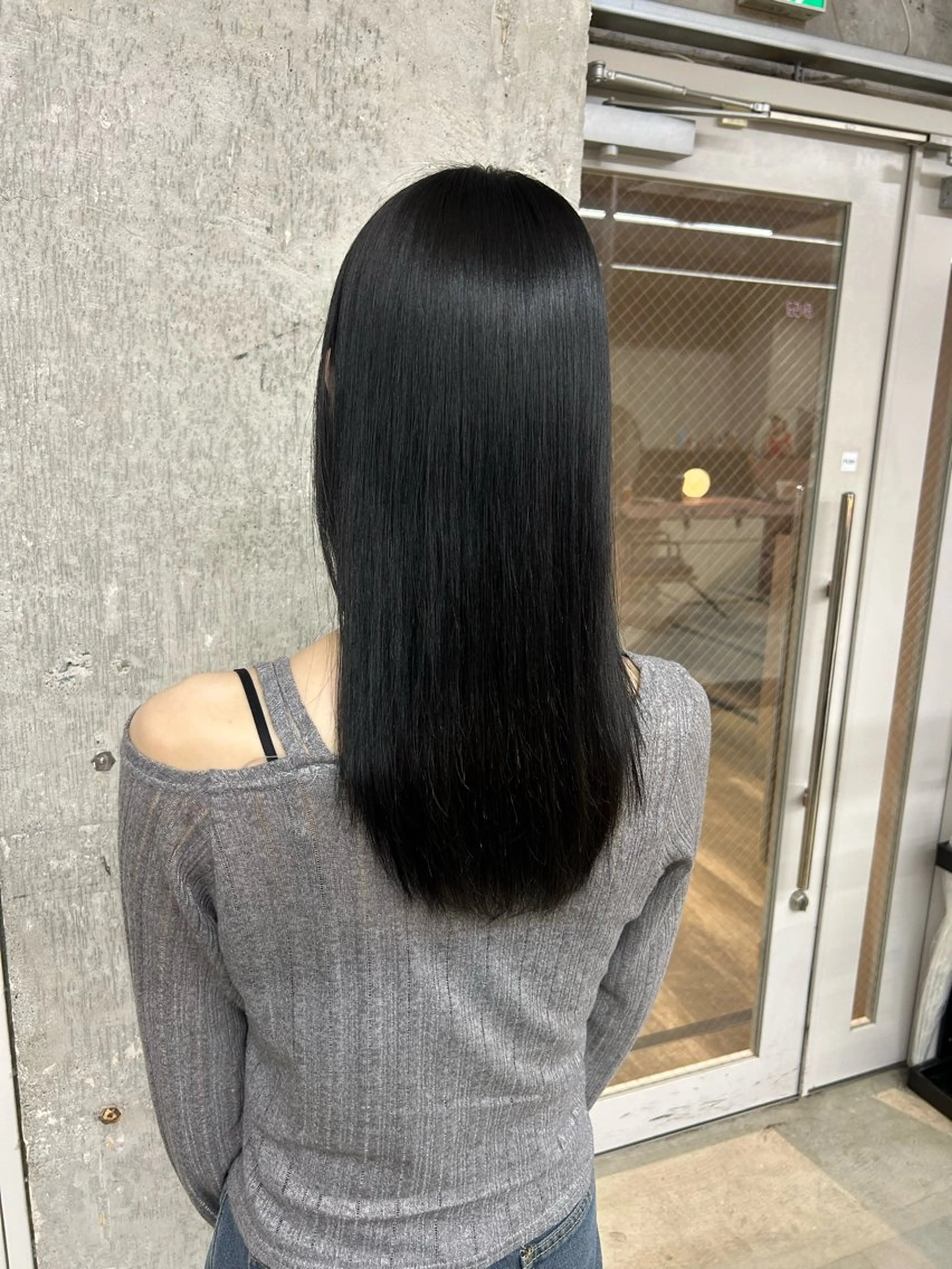 ロング 縮毛矯正 伊藤ほのか/酸性 ストレート/オリーブのヘアスタイル