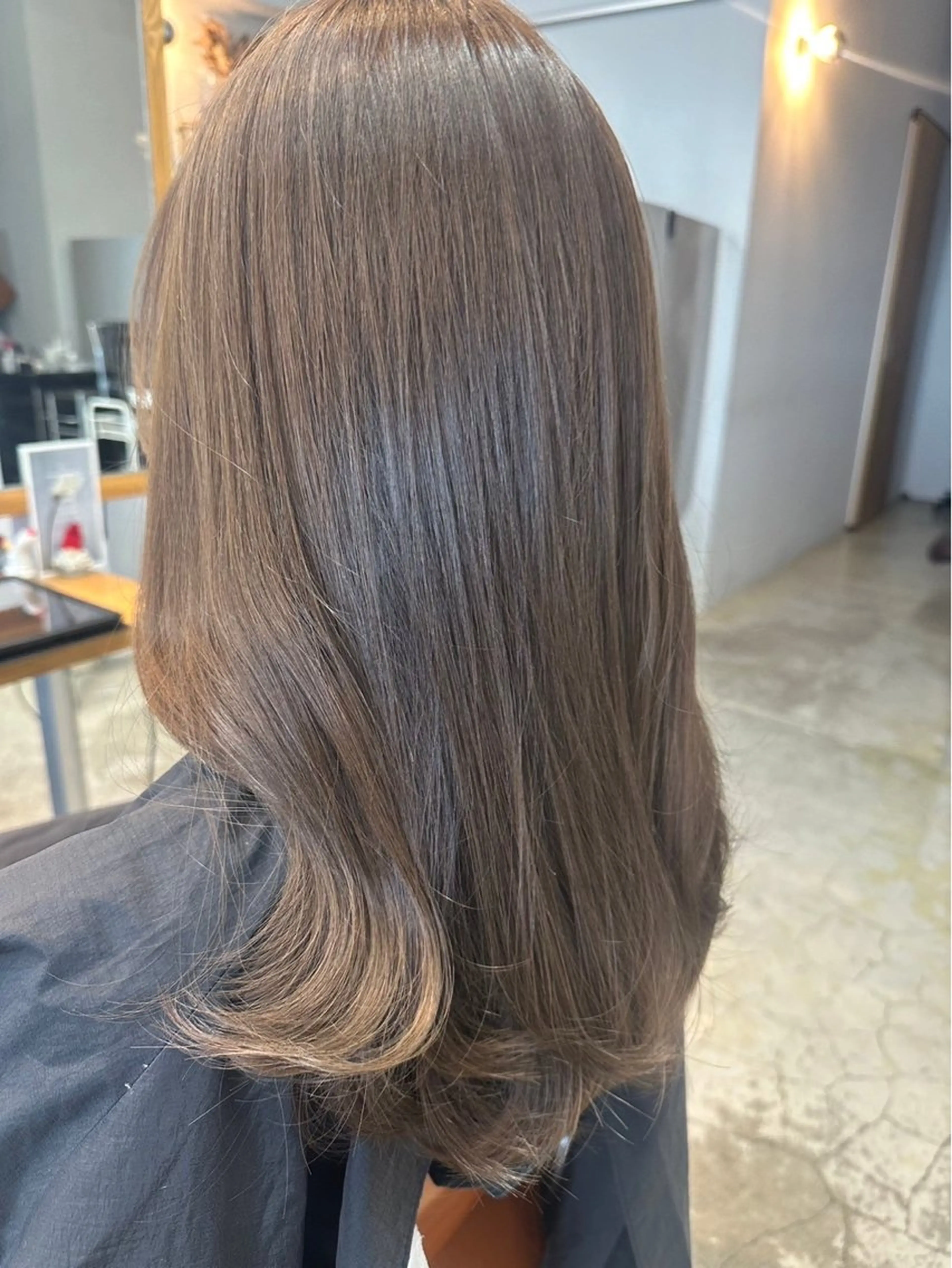 セミロング カラー ベージュカラー オリーブベージュ カット ヘアカラー 菅原 彩加のヘアスタイル