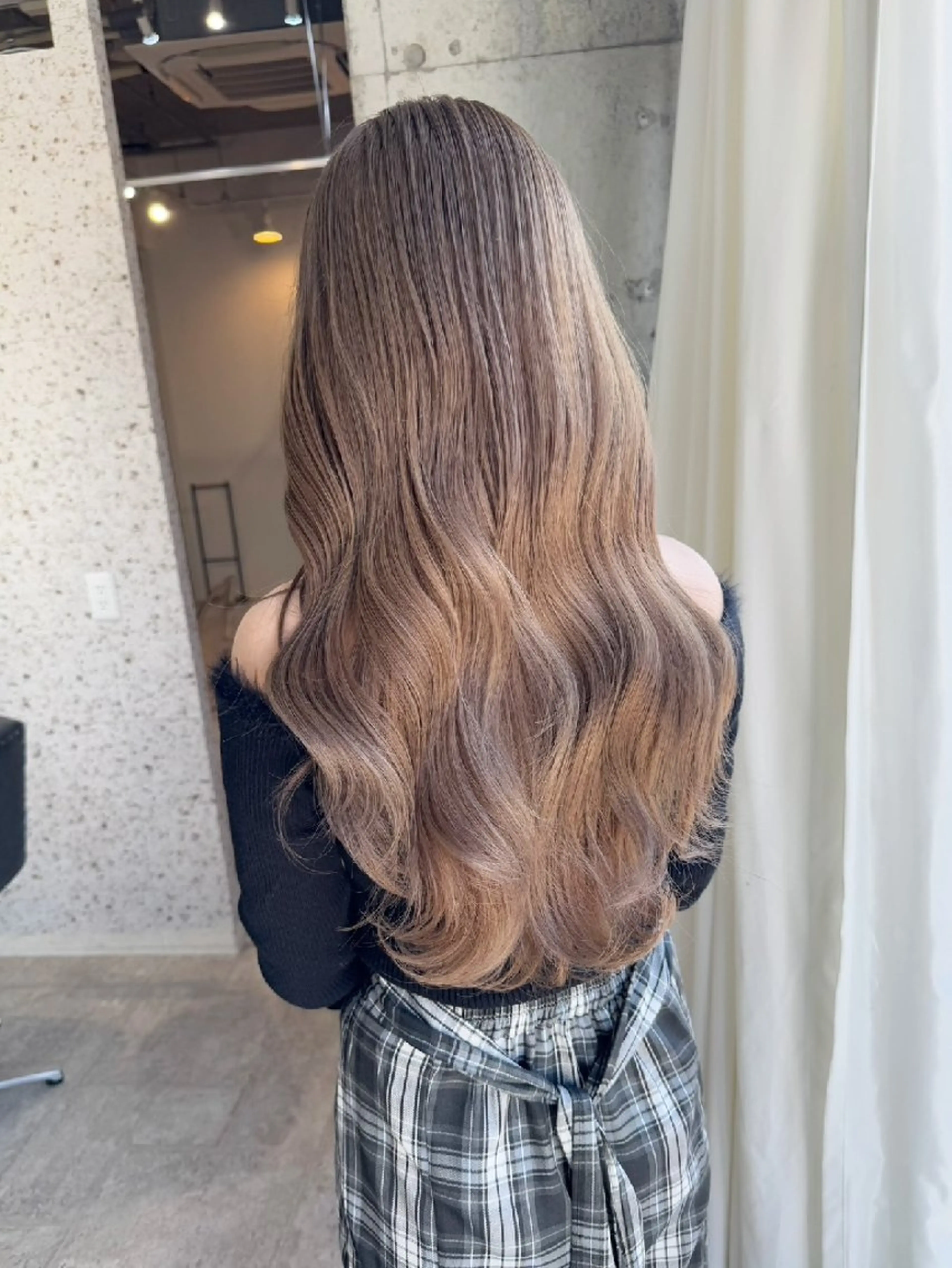 ロング カラー ベージュカラー ブリーチ ダブルカラー グレージュ インナーカラー ヘアカラー mood 髪質改善 ダブルカラーのヘアスタイル
