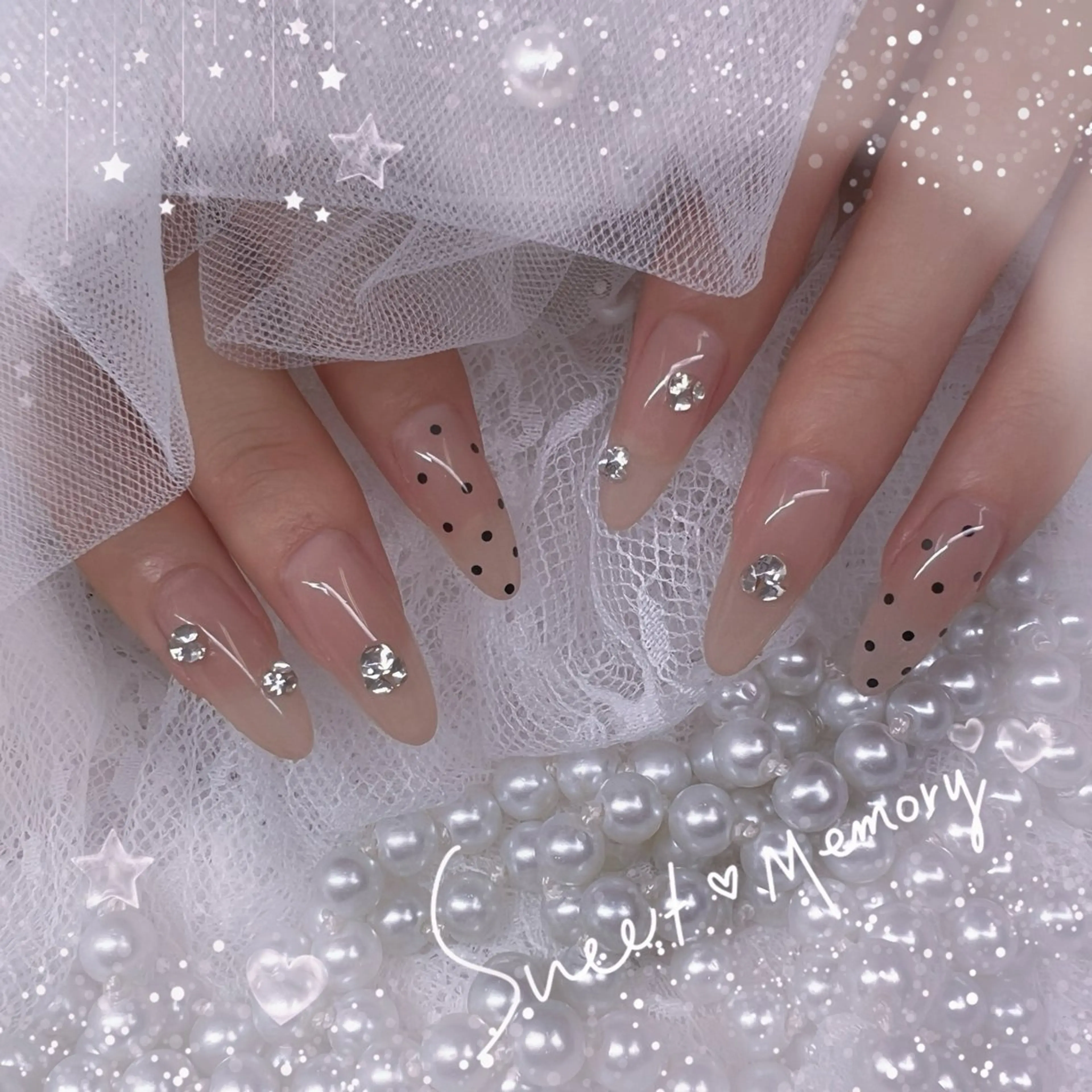 ネイル チークネイル フレンチネイル ガーリー ガラスフレンチ グラデーション ハンドネイル Chill Nailsalonのネイルデザイン