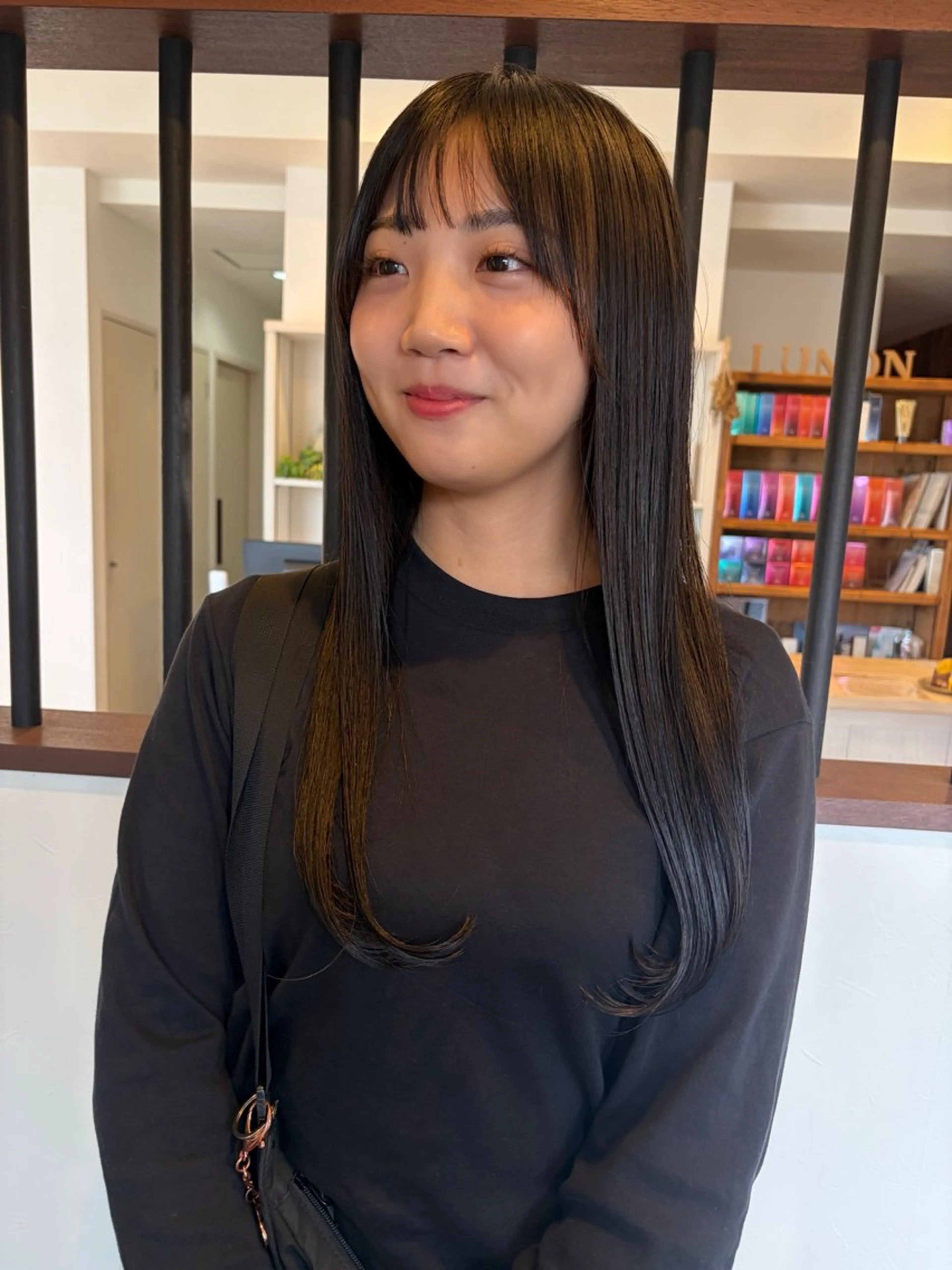 ロング 浅津 菜月のヘアスタイル