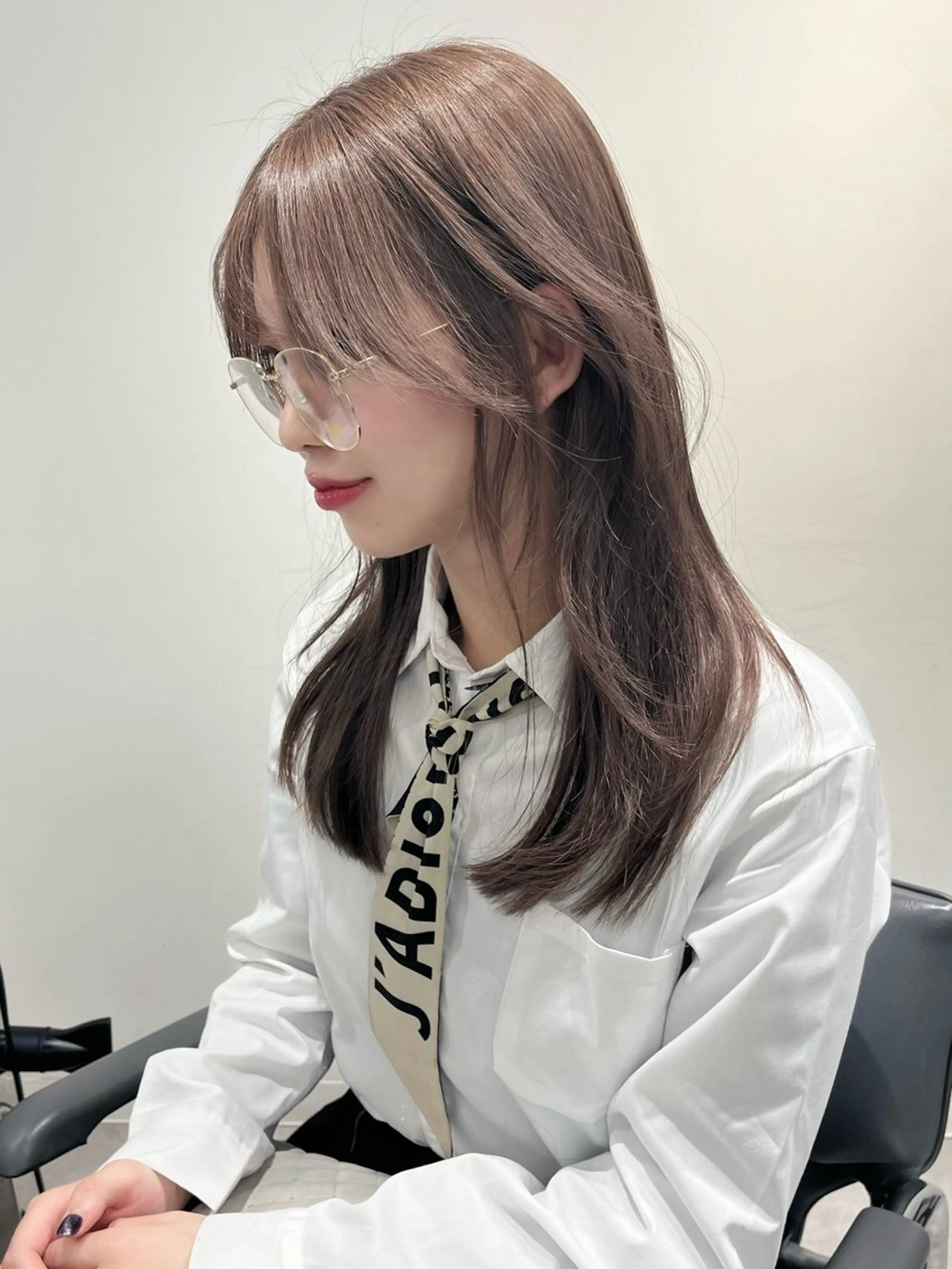 セミロング カラー グレージュ ミルクティーグレージュ 韓国風ヘア レイヤーカット カット ヘアカラー 韓国レイヤー/新宿/ 髪質改善/岡崎のヘアスタイル