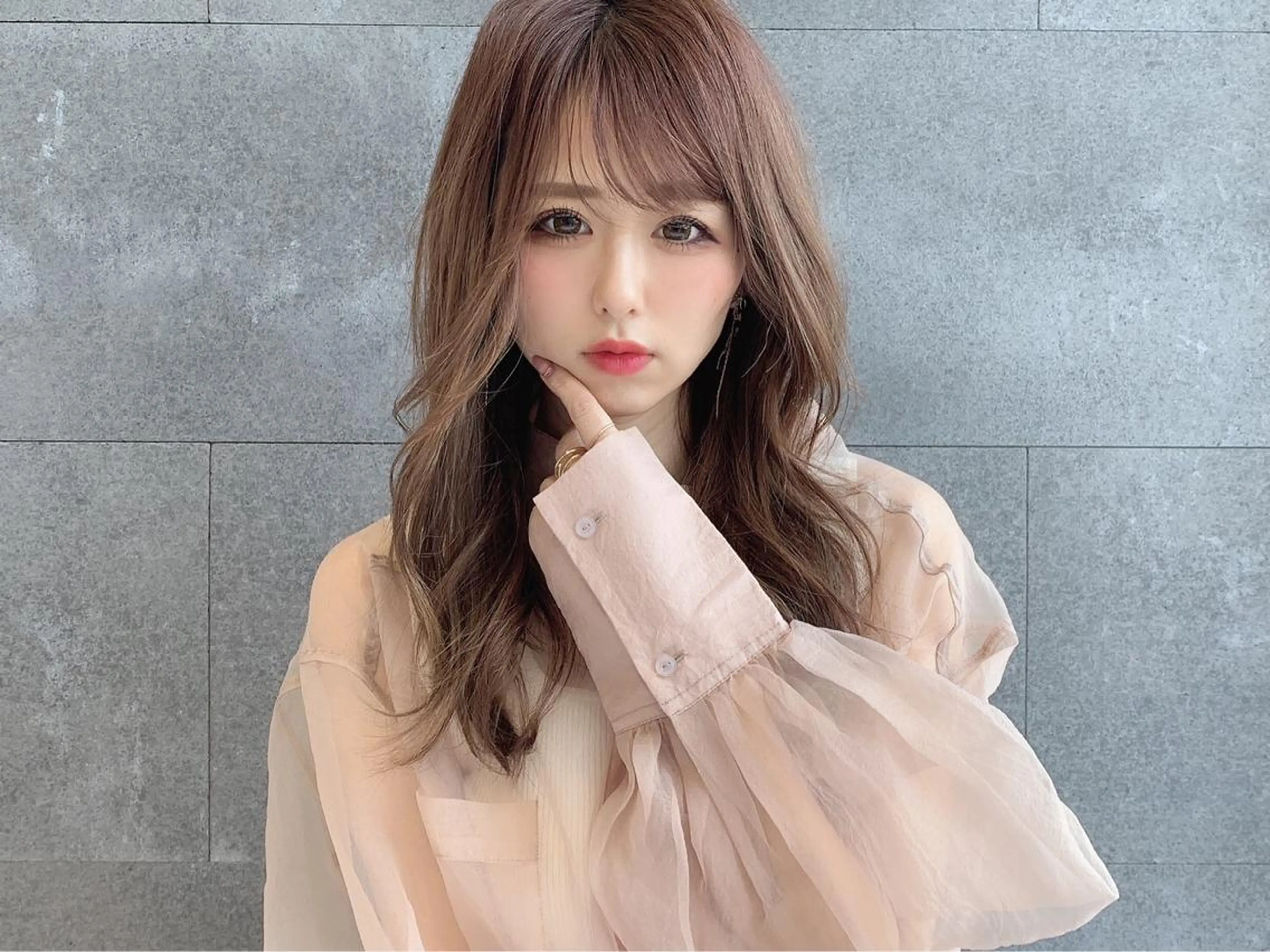 セミロング nolla(ノーラ)所属・YOKOI SHINJIのヘアスタイル