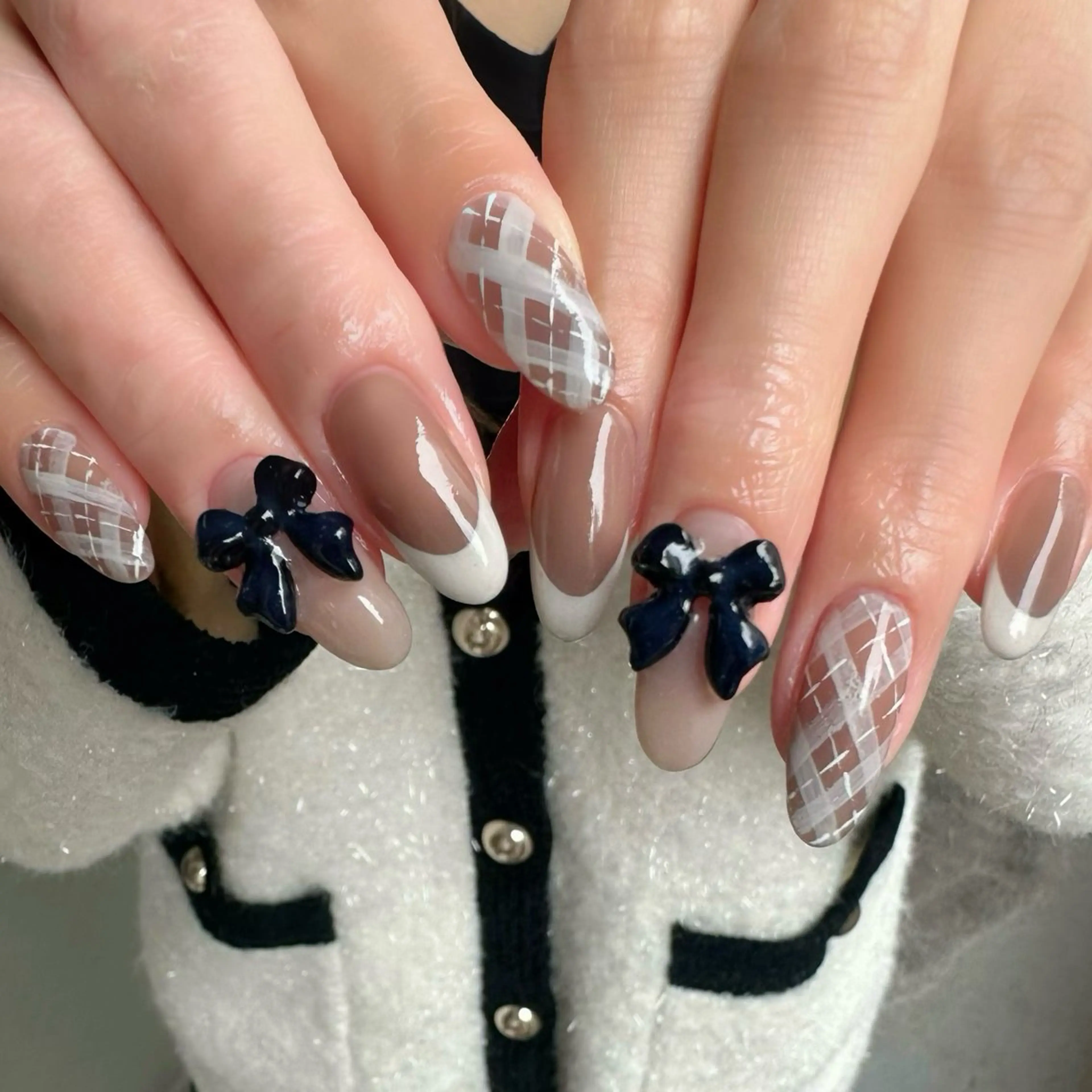 ネイル ブラウン フレンチネイル 氷ネイル・うるうるネイル 韓国ネイル ニュアンスネイル 🪞KAPE NAIL 🪞のネイルデザイン