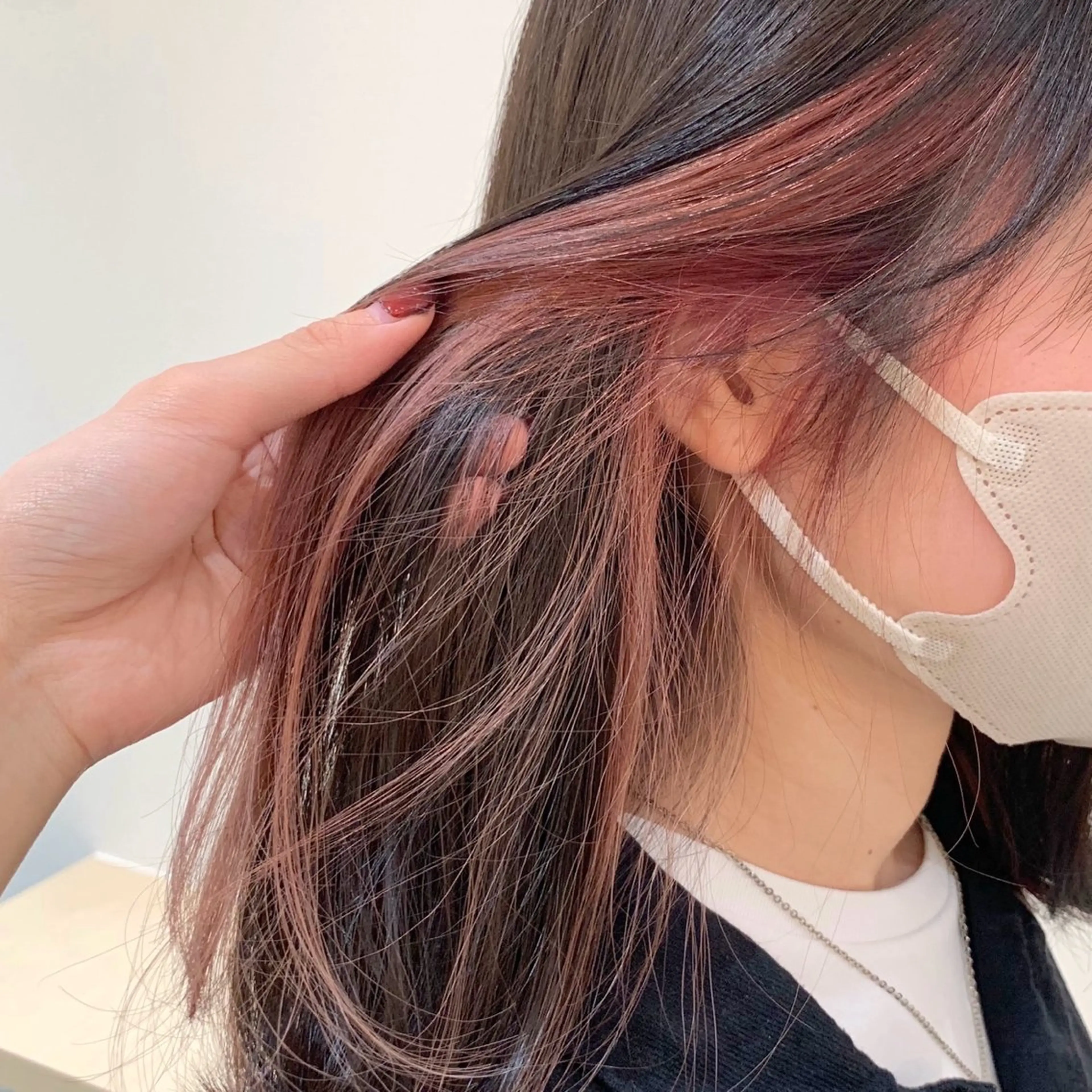 セミロング カラー ヘアアレンジ インナーカラー ピンクカラー ヘアカラー Say. Reeのヘアスタイル