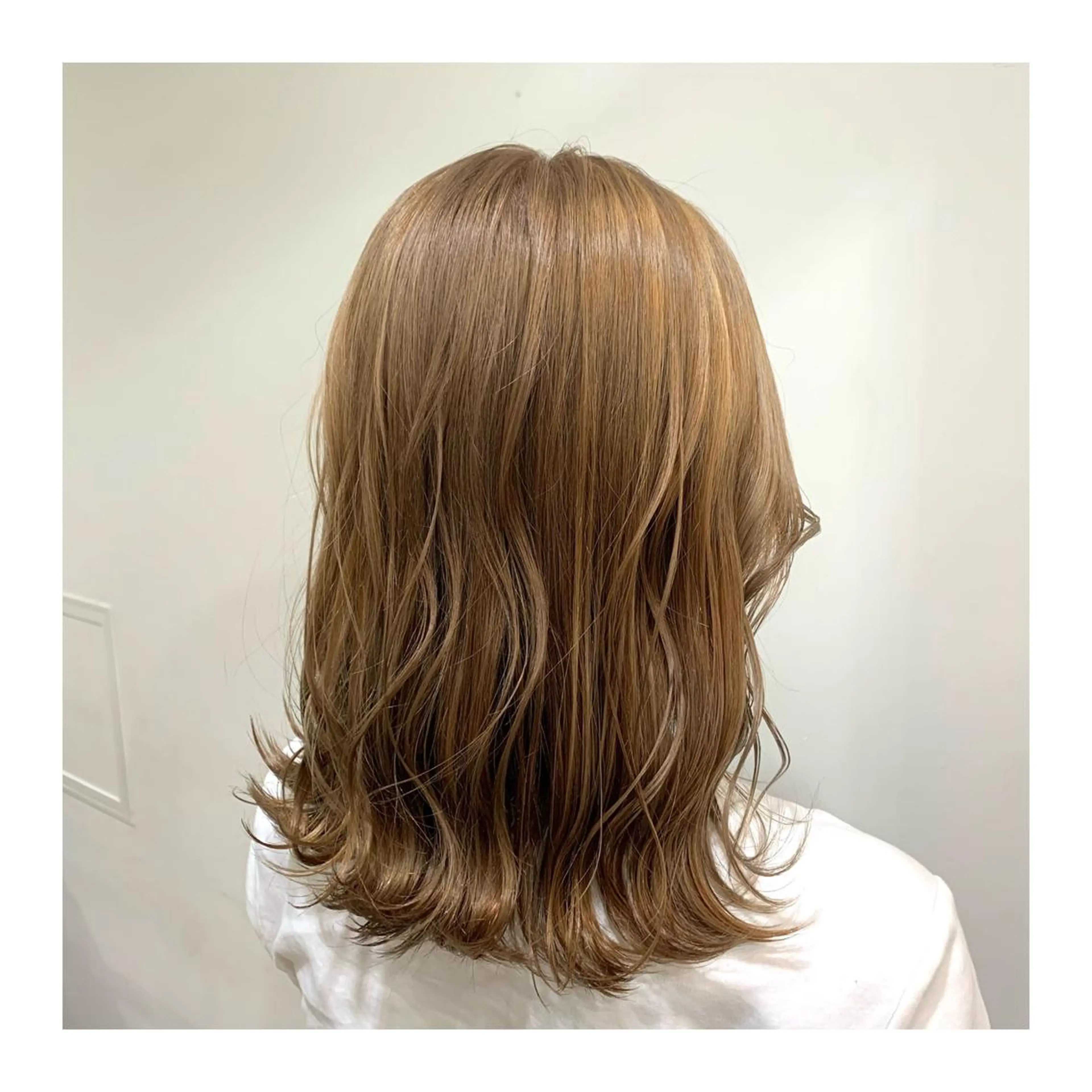 セミロング カラー カット ヘアカラー あべ ゆうかのヘアスタイル