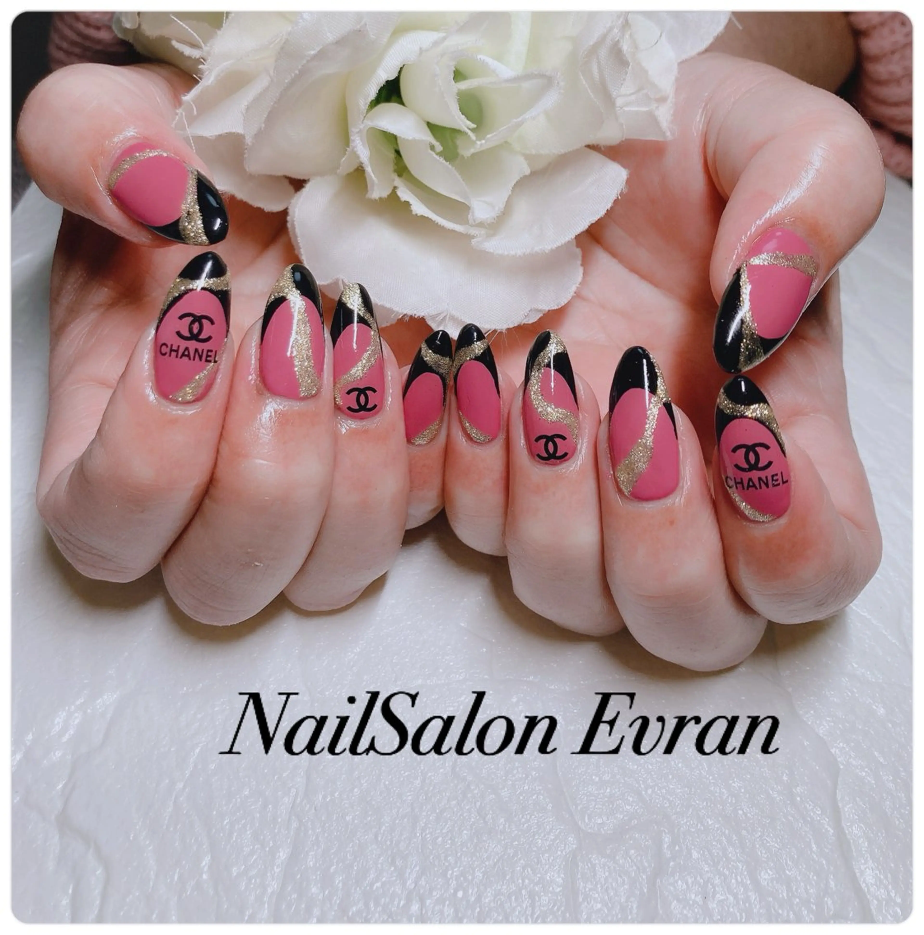 ネイル アートネイル フレンチネイル マグネットネイル 持ち込み ニュアンスネイル Nail salon Evranのネイルデザイン