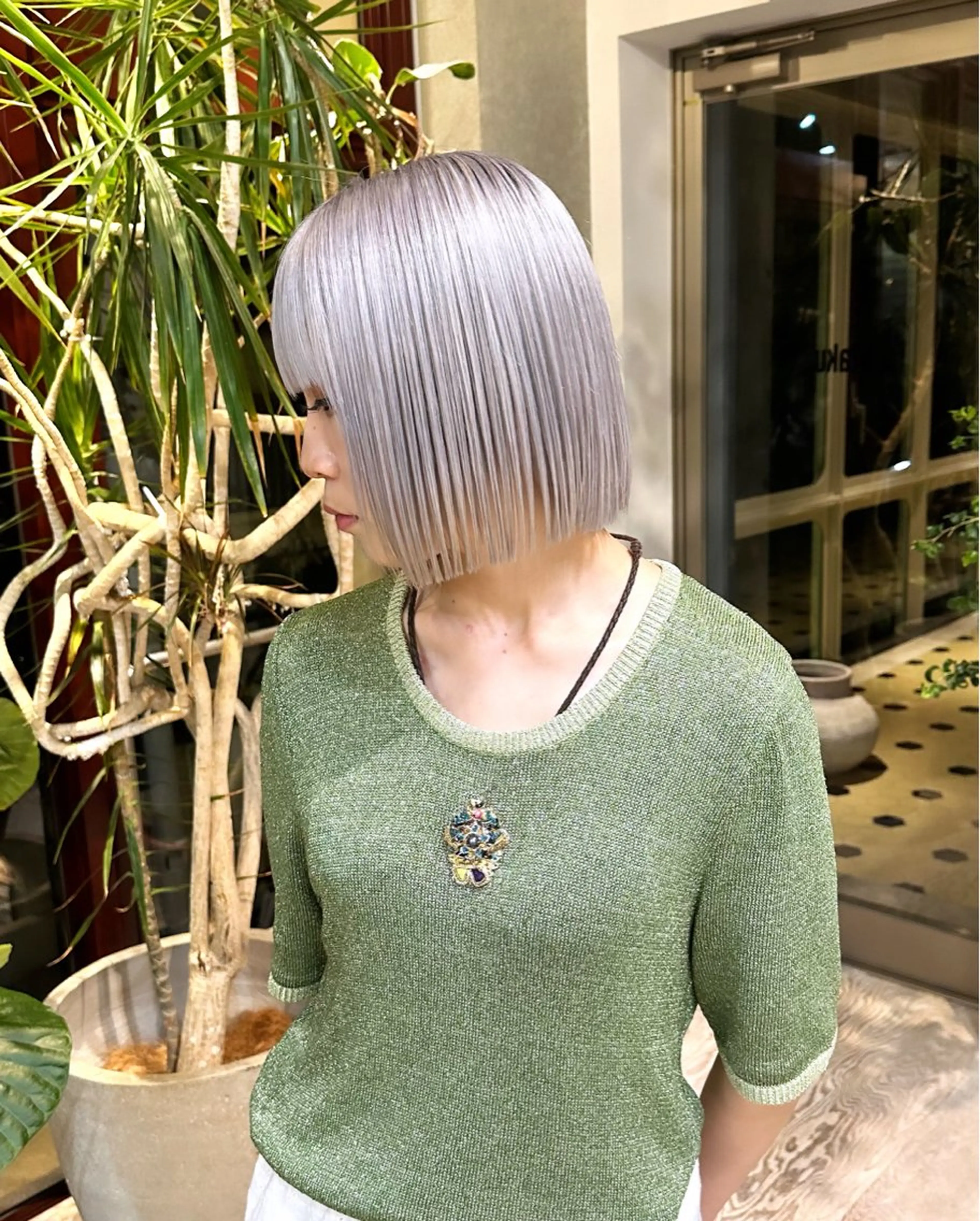 ショート 抜きっぱなしブロンド ササキカズマのヘアスタイル