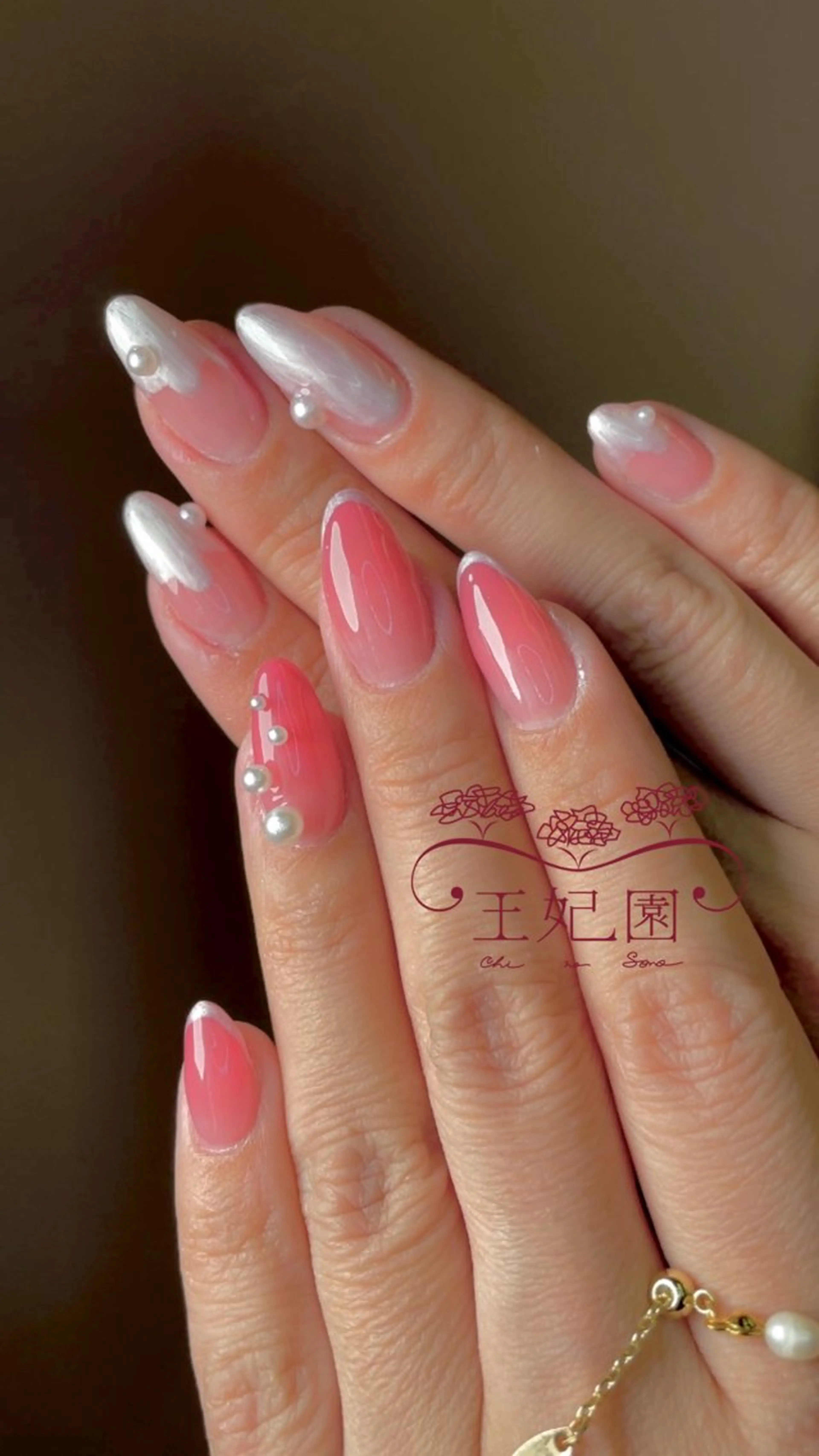 ネイル フレンチネイル ガラスフレンチ グラデーション マグネットネイル 冬ネイル nail salon王妃の園所属・王妃の園 ohinosonoのネイルデザイン