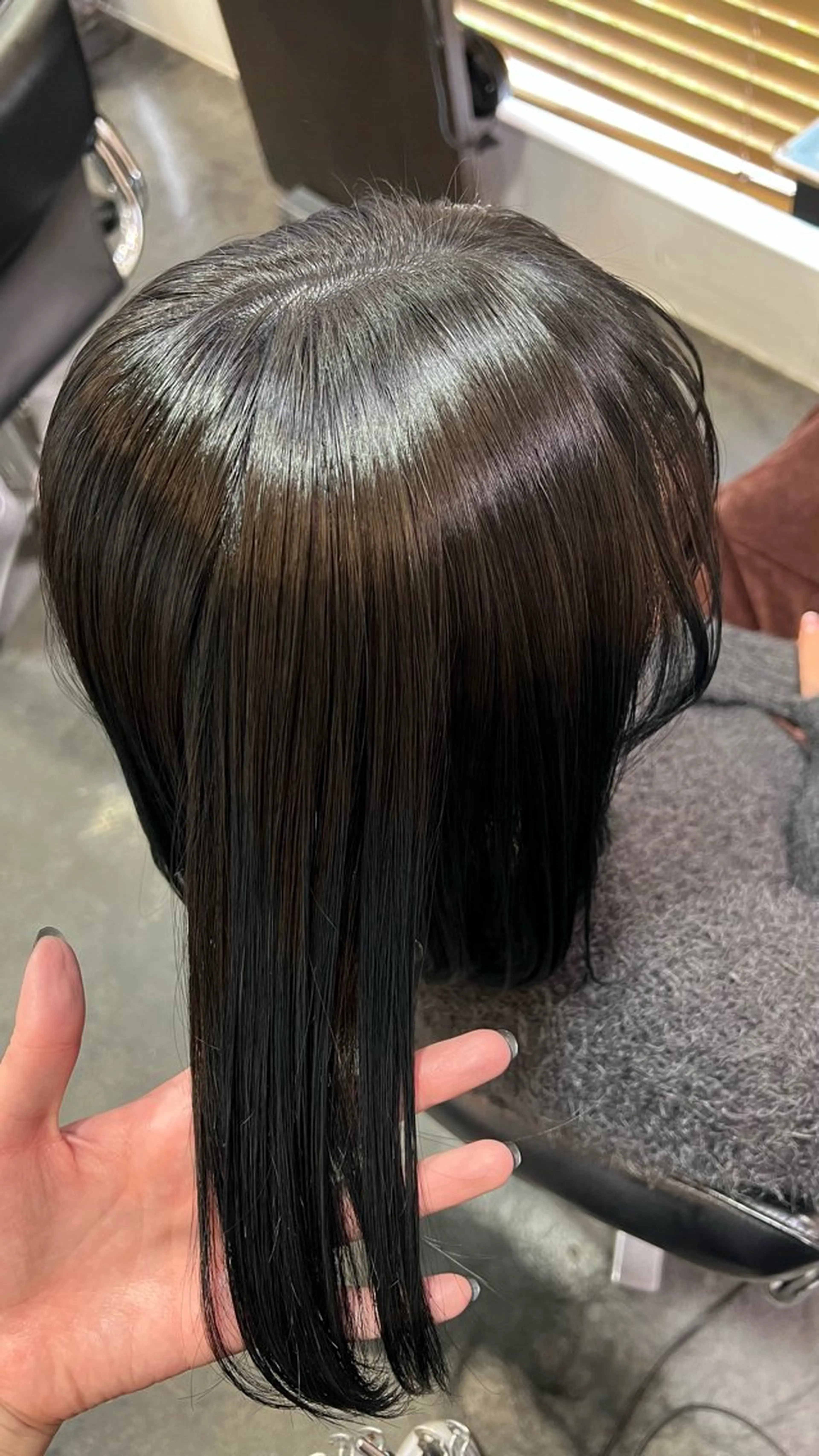 ミディアム カット ヘアカラー トリートメント 西村 美月のヘアスタイル