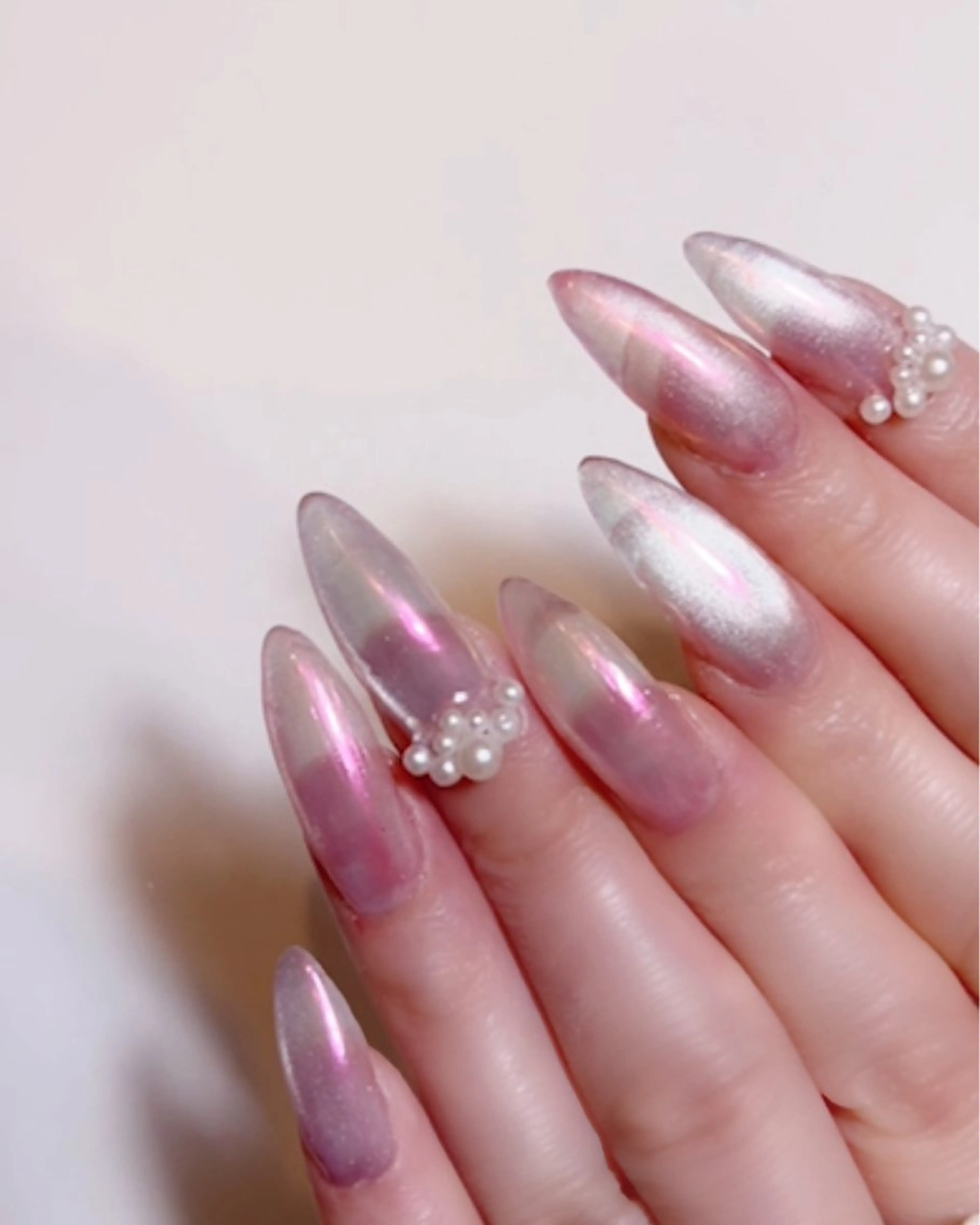 ネイル オーロラネイル マグネットネイル ピンク ハンドネイル Peach nail 🍑kaoriのネイルデザイン