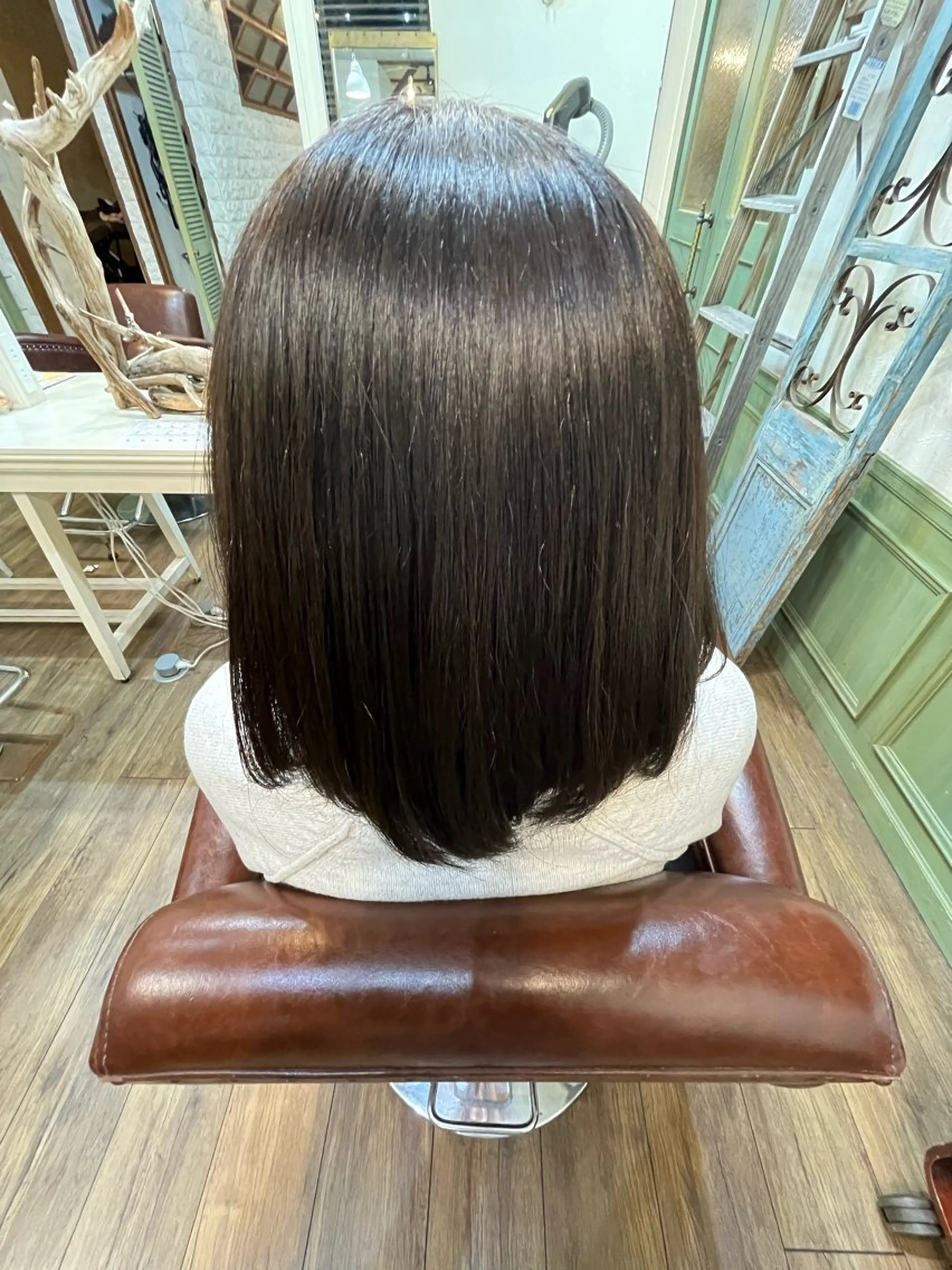ミディアム 小森田　果怜 縮毛矯正、カラーのヘアスタイル