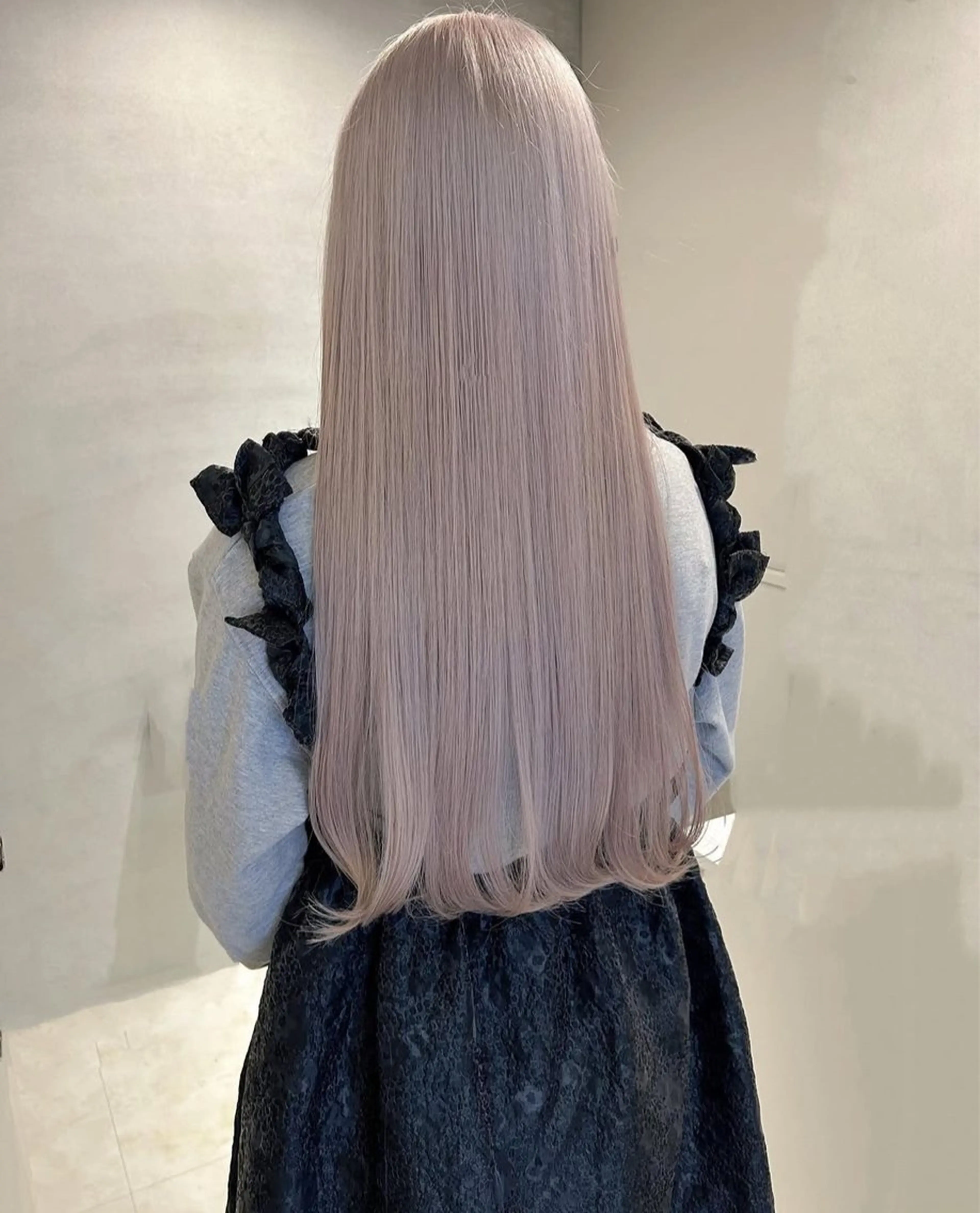 ロング カラー ヘアカラー トリートメント PELE ハイトーン 児玉大翔のヘアスタイル