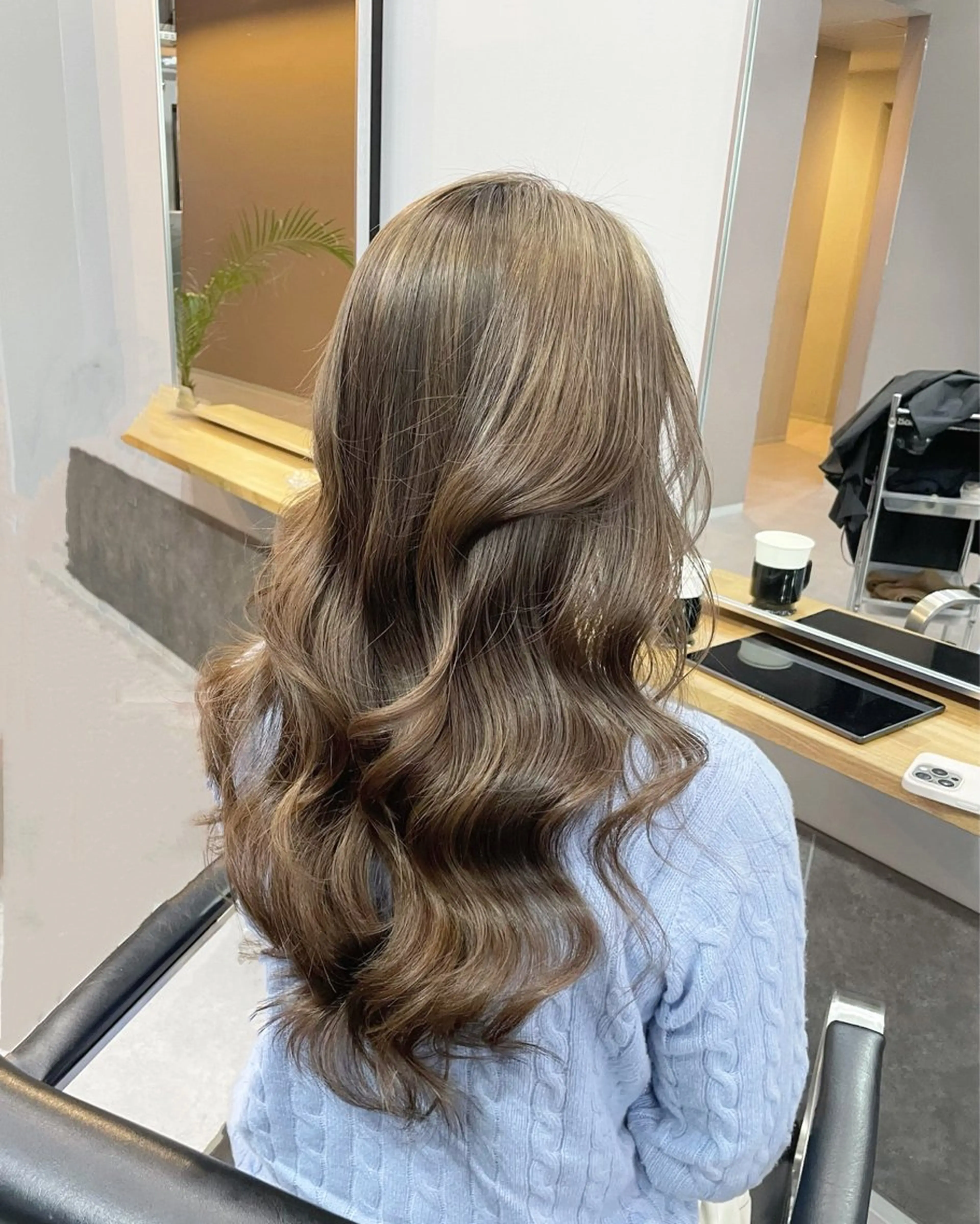 ロング カラー ヘアカラー ミルクティーベージュ ❤︎レイヤー　MIAのヘアスタイル