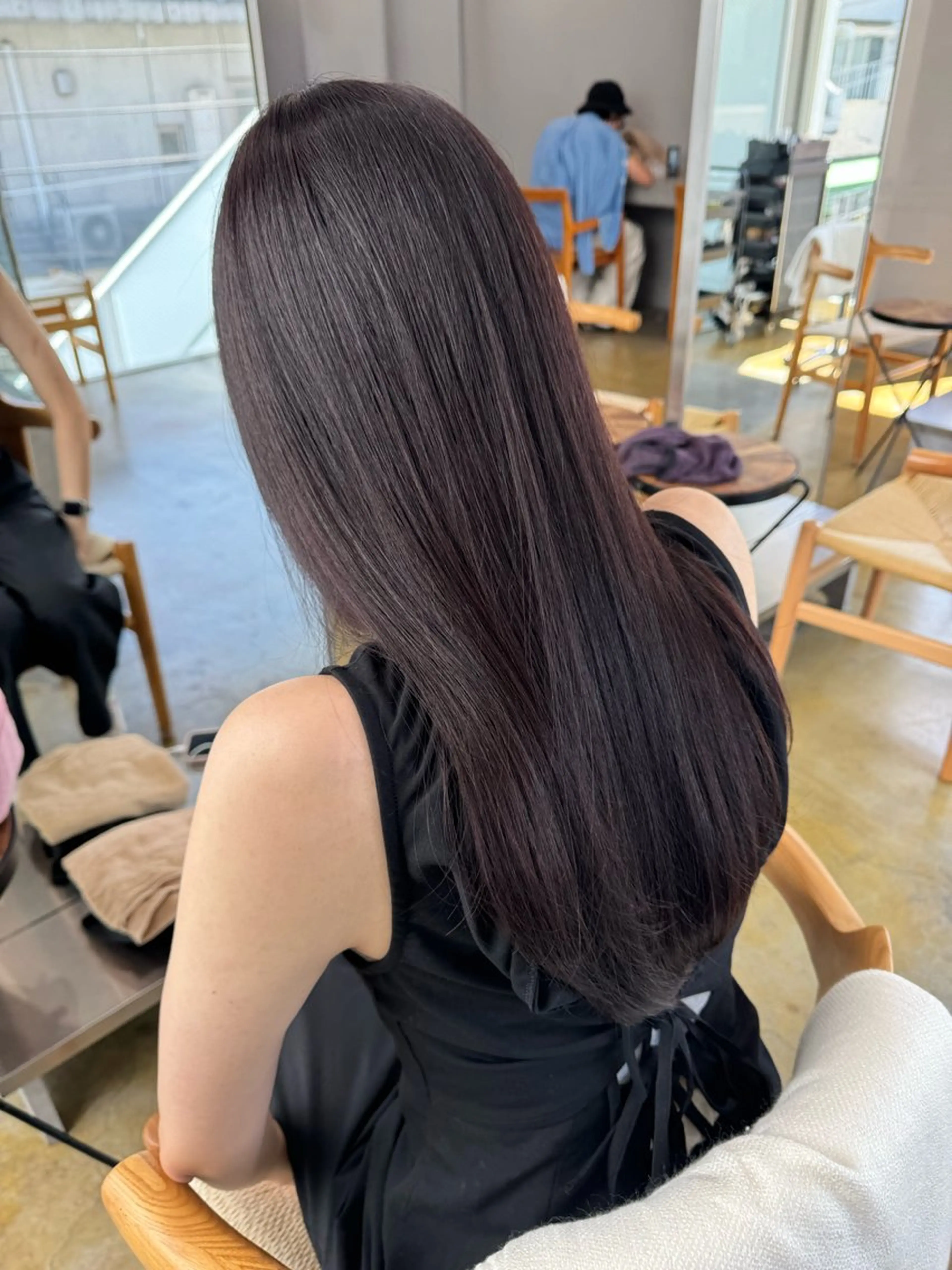 カラー maina/透明感 ベージュ/ブラウンのヘアスタイル