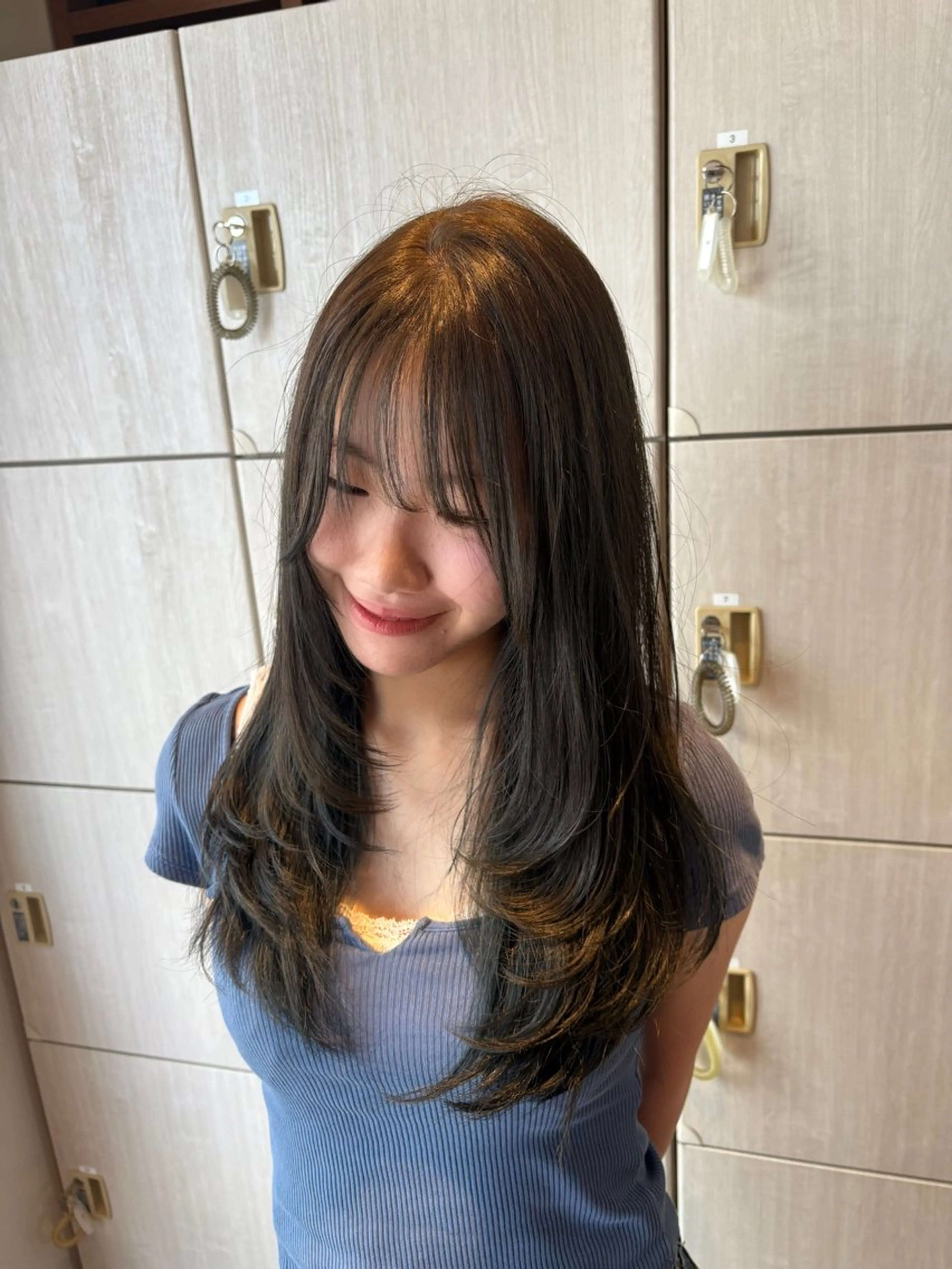 ロング カット ヘアカラー 熊田 秀佳のヘアスタイル