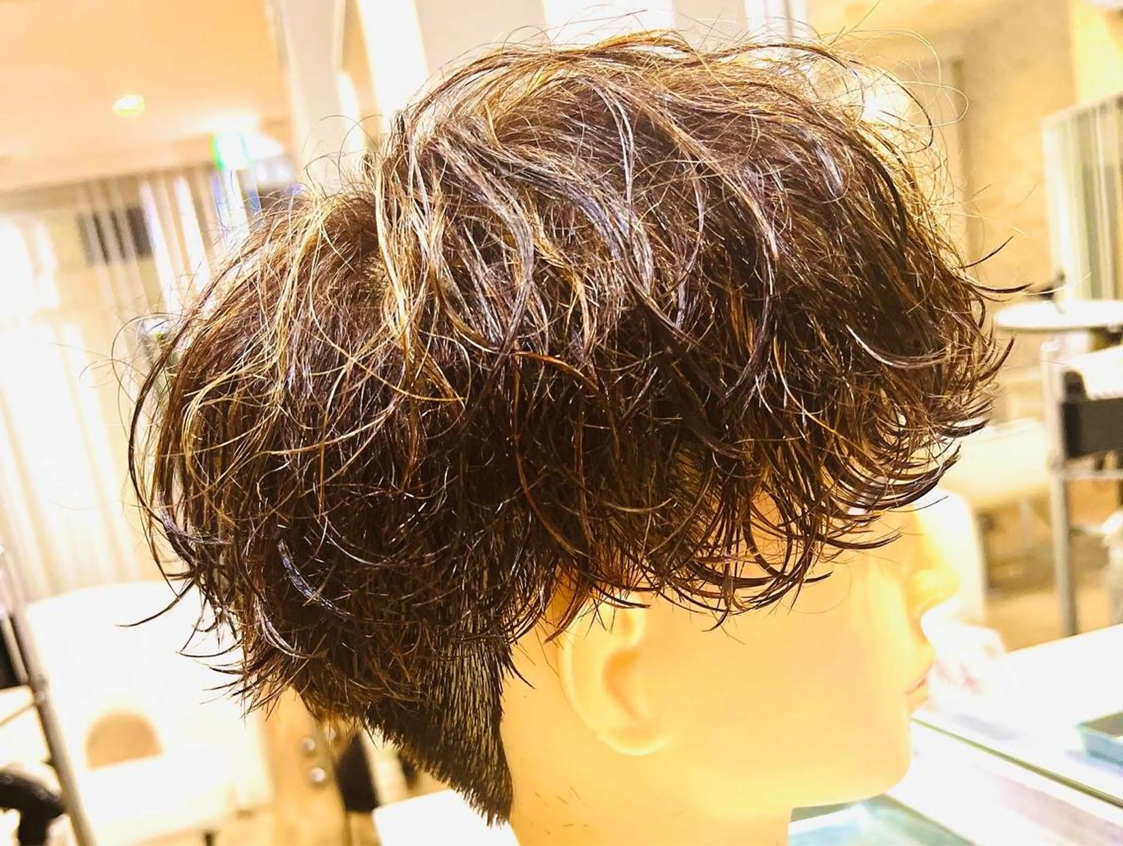 パーマ メンズ マッシュ 波巻きパーマ Agu hair onyx所属・松本 康佑のヘアスタイル