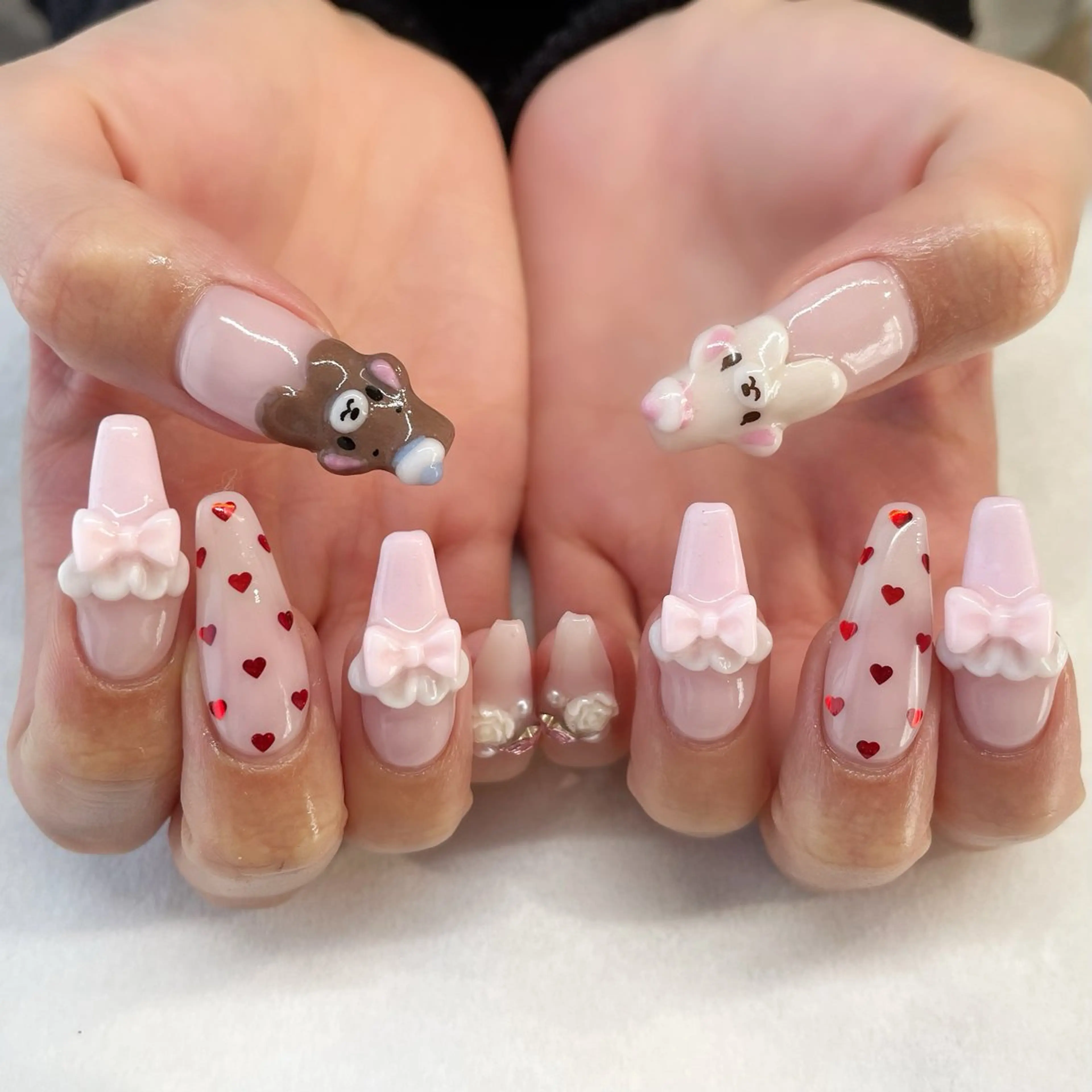 ネイル ハンドネイル 🌈🐰 saki. m 🐰🌈のネイルデザイン