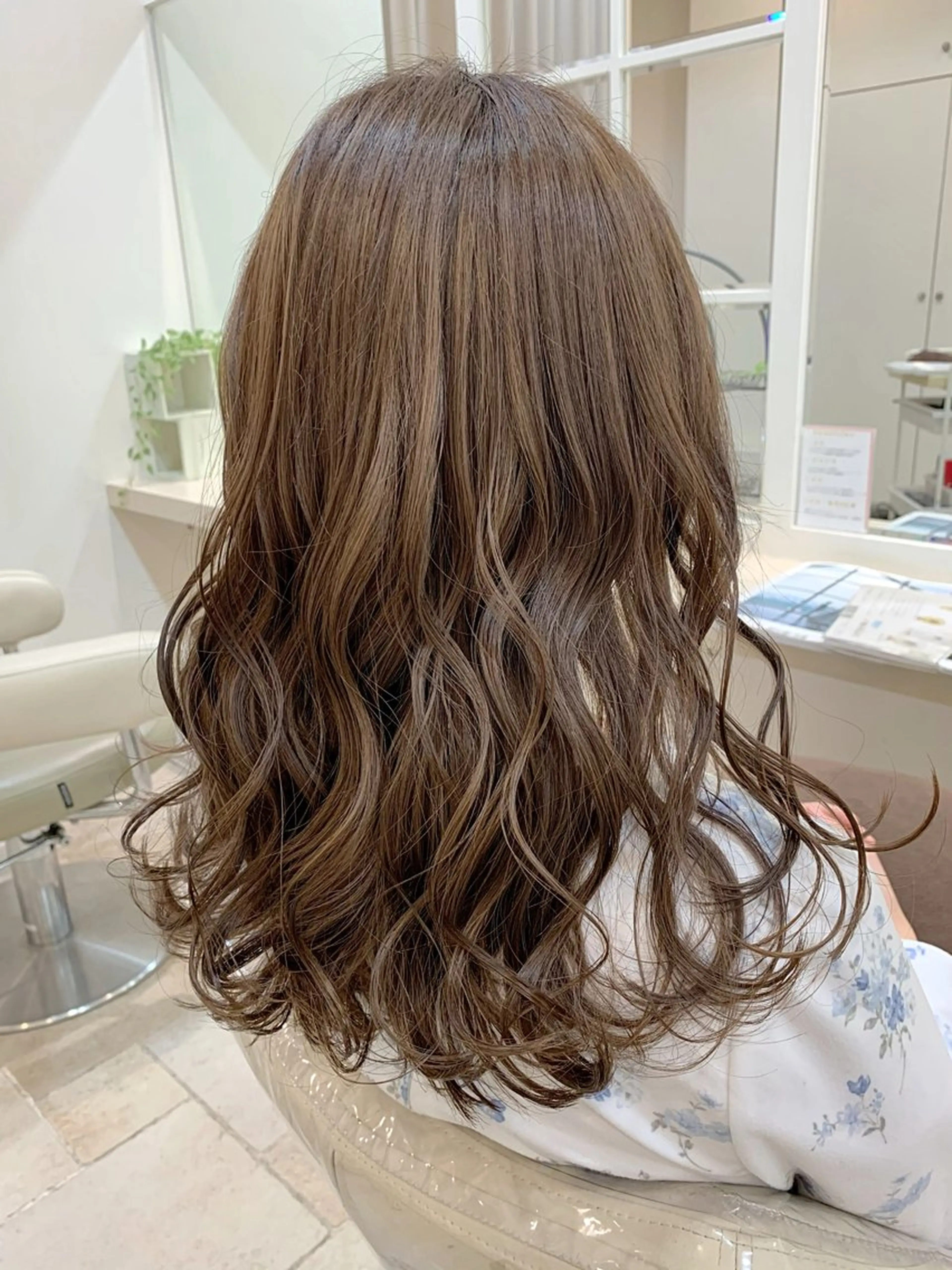 セミロング ハイトーン/ピンク 🎀山岸 沙弥香のヘアスタイル