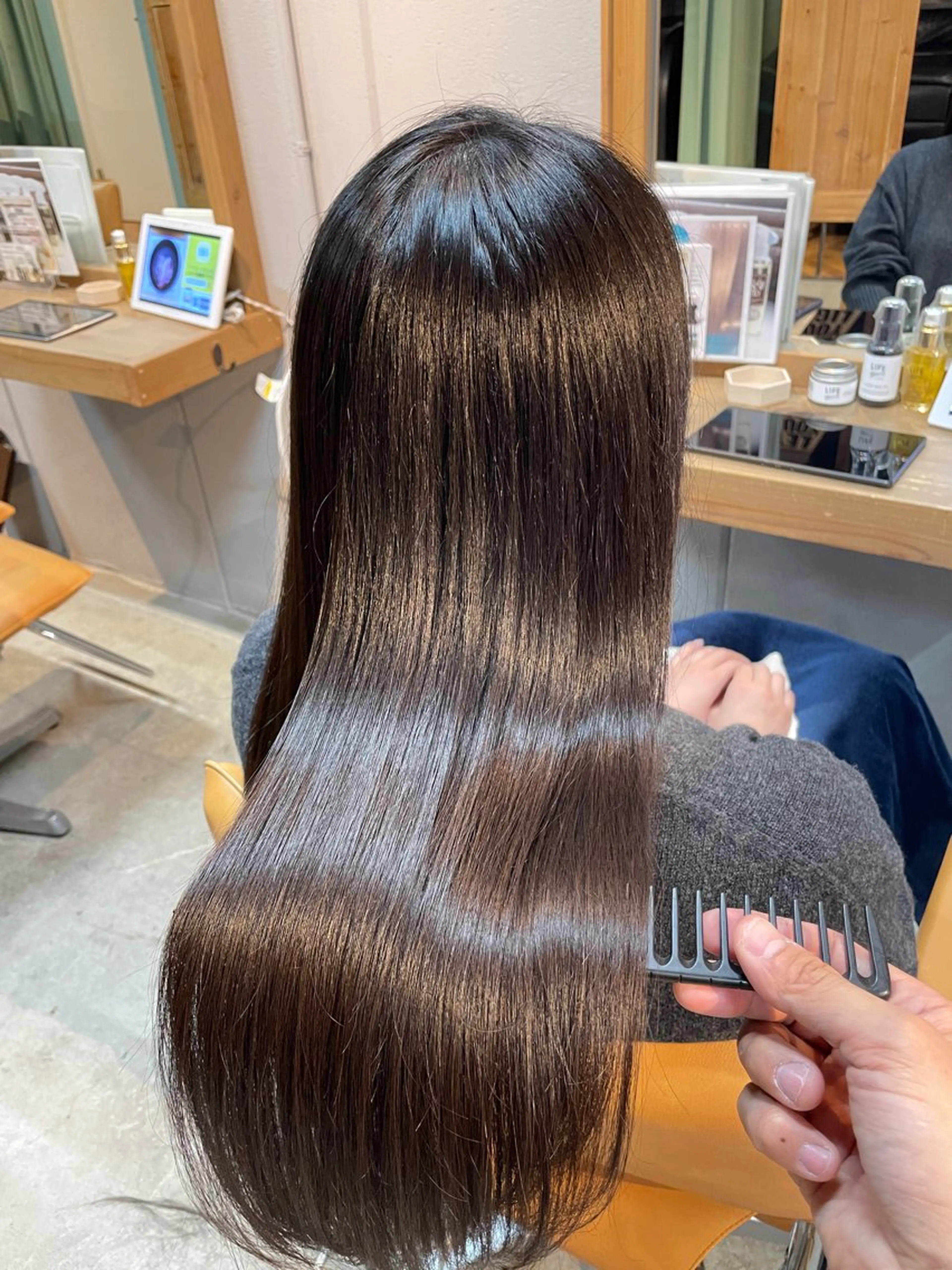 【期間限定髪質改善】縮毛矯正モデルの写真