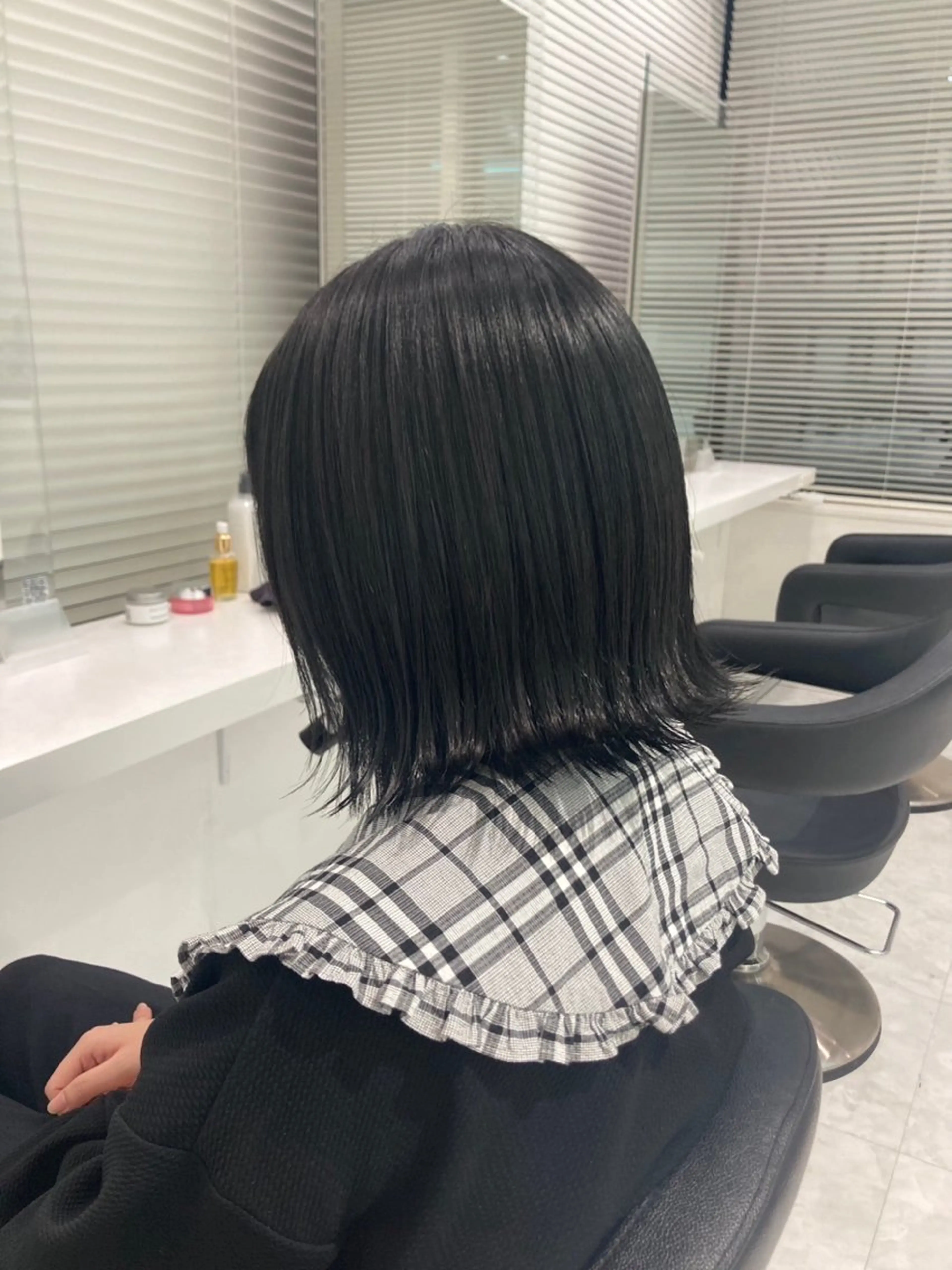 ショート カラー ヘアアレンジ ヘアカラー 🎀RIN🎀 就活🩶暗髪カラーのヘアスタイル