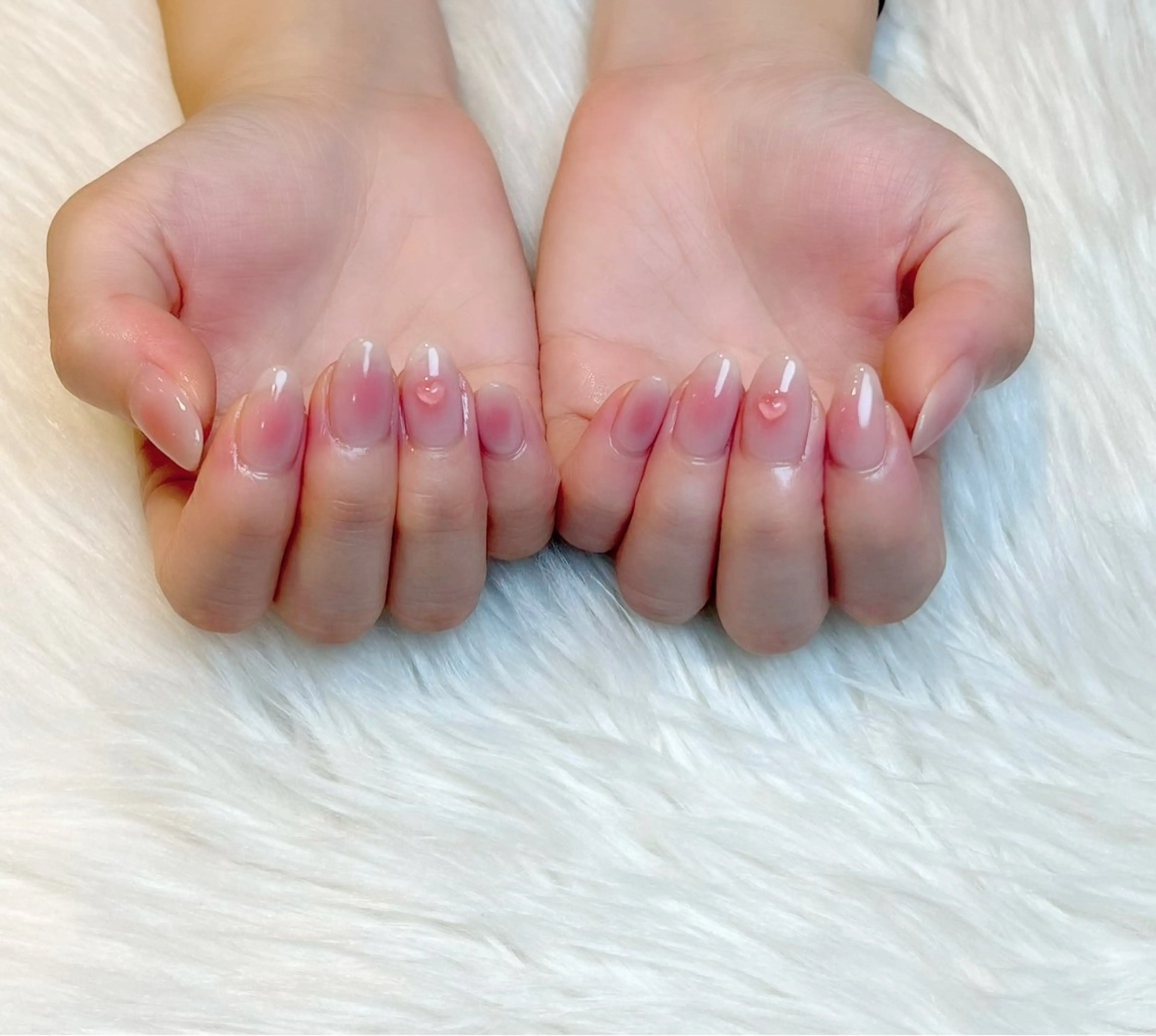 ネイル チークネイル ハート ワンカラーネイル UVネイル ハンドネイル Lino+ ネイル&よもぎ蒸しのネイルデザイン