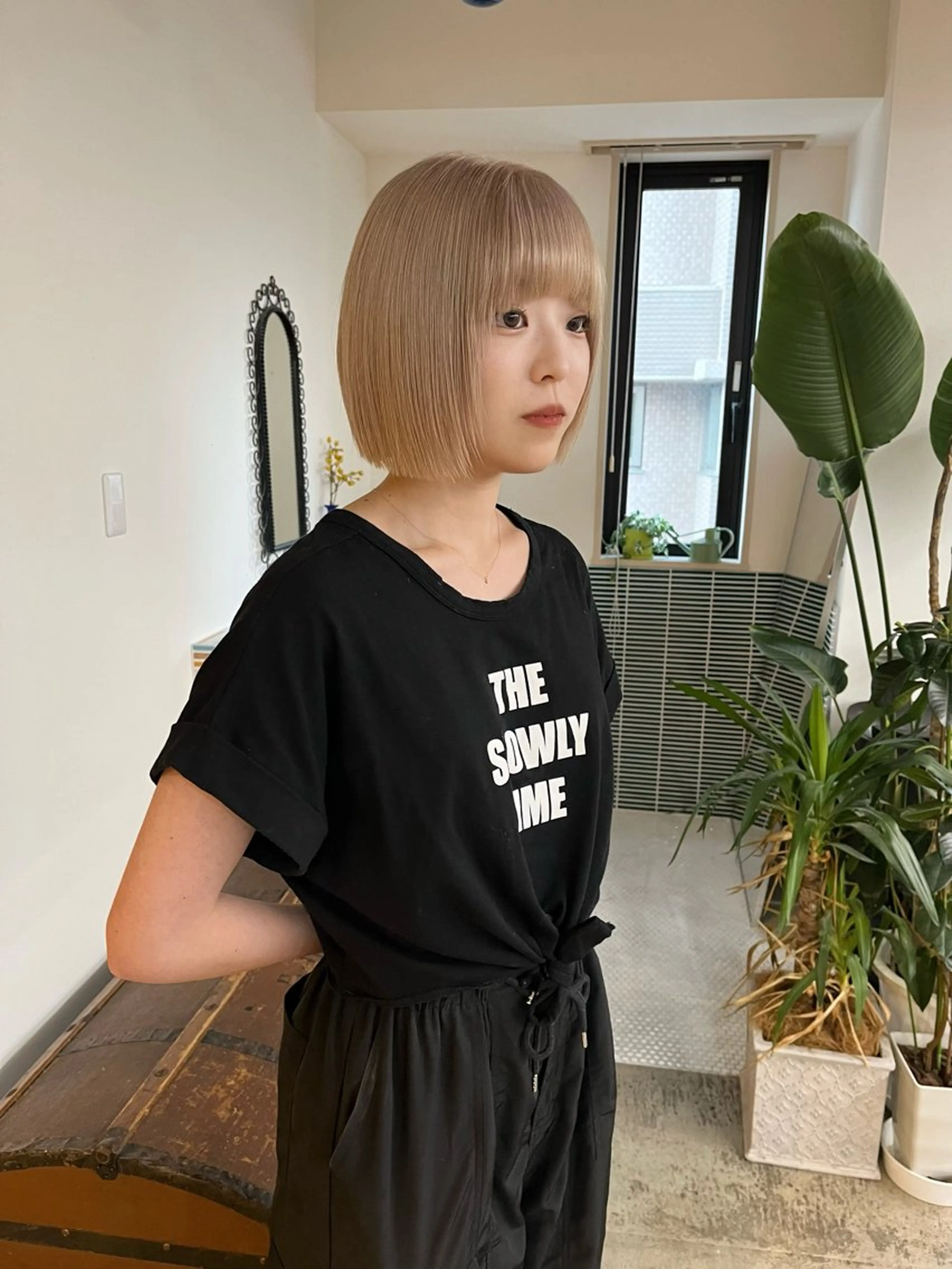 ミディアム カラー ベージュカラー ブリーチ ホワイトベージュ カット ヘアカラー トリートメント 🩷ハイトーン透明感 レイヤー🩷ユリカのヘアスタイル