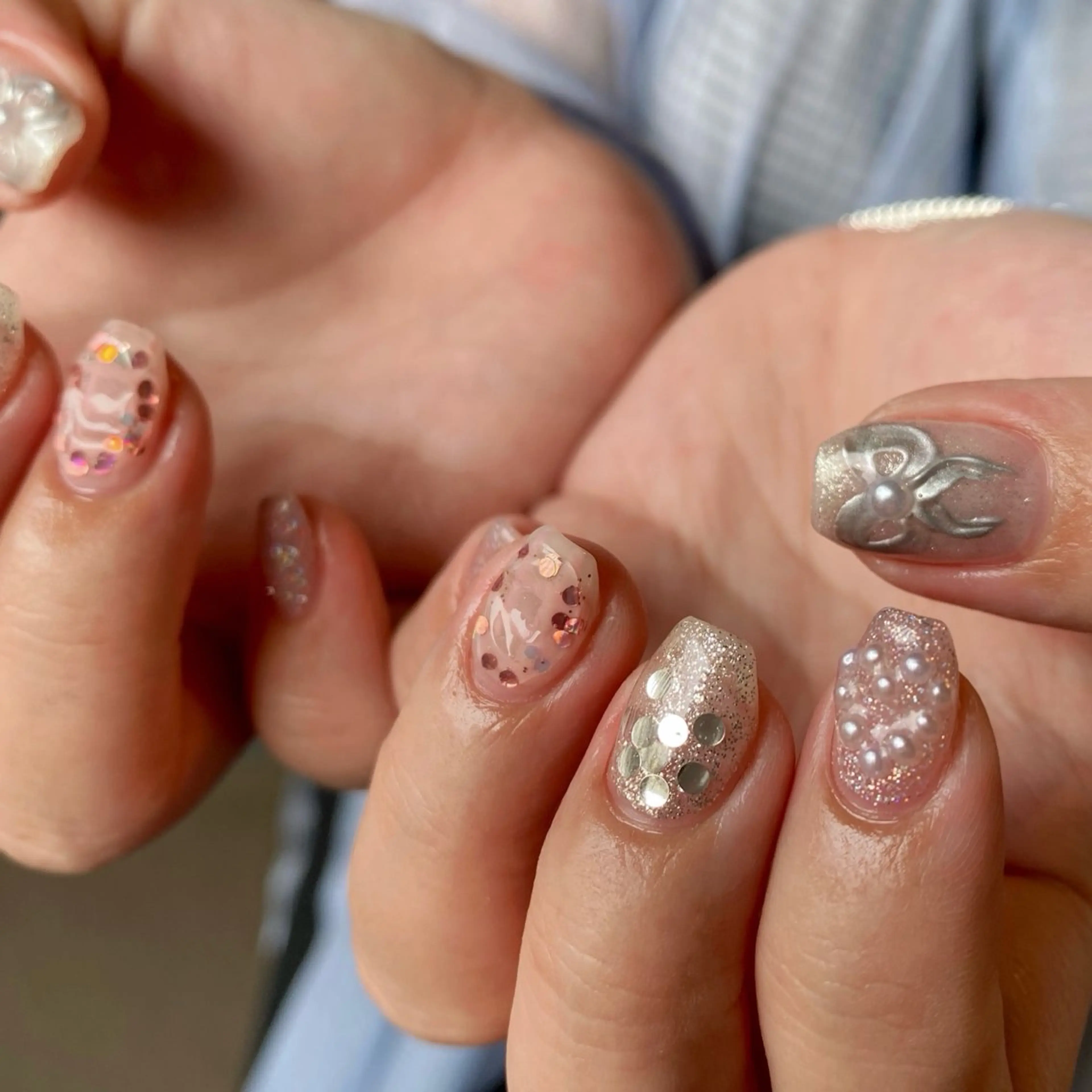 ネイル ホログラムネイル 韓国ネイル リボン nail amuseのネイルデザイン