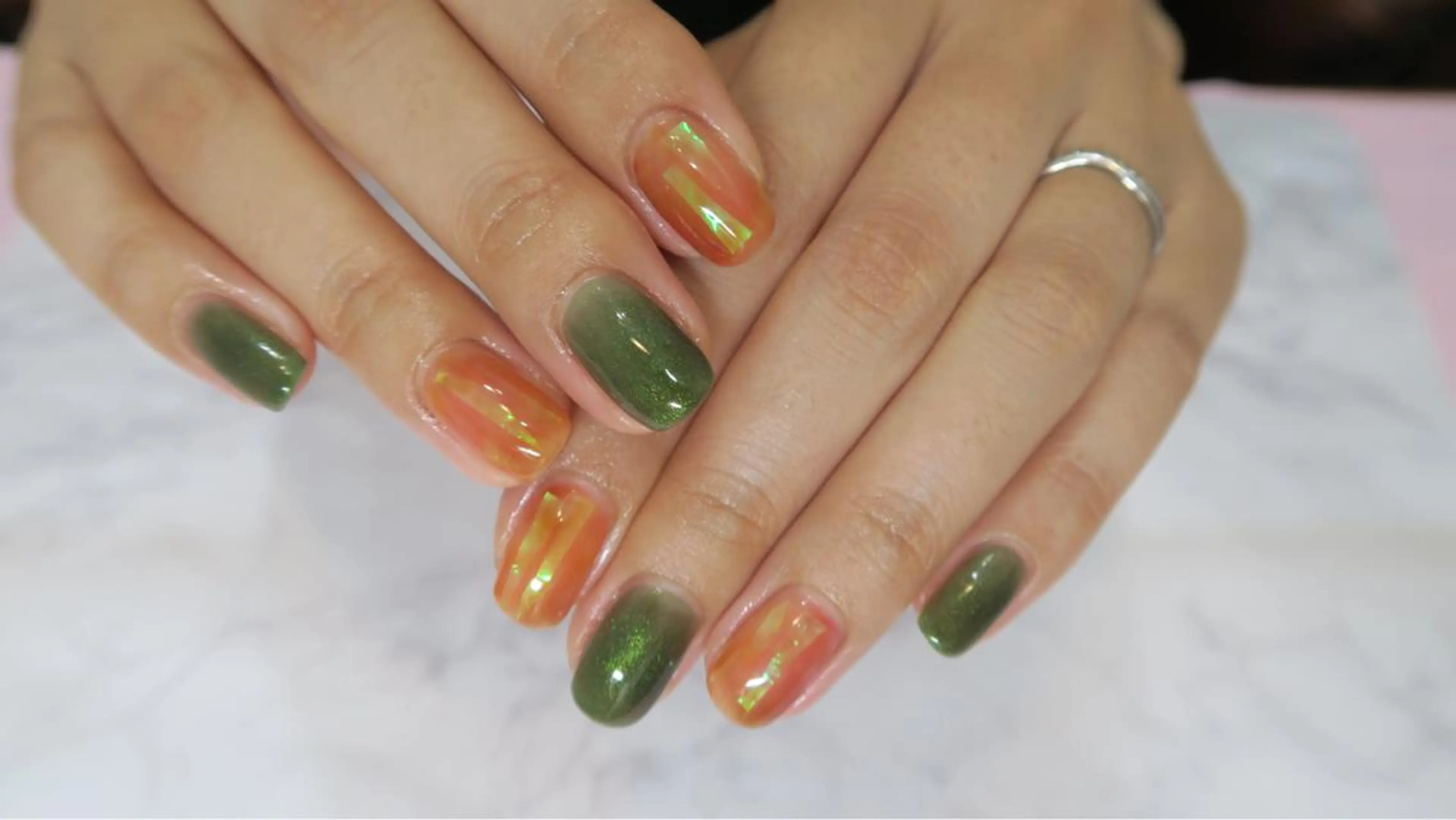 ネイル gloss nail 代々木上原のネイルデザイン