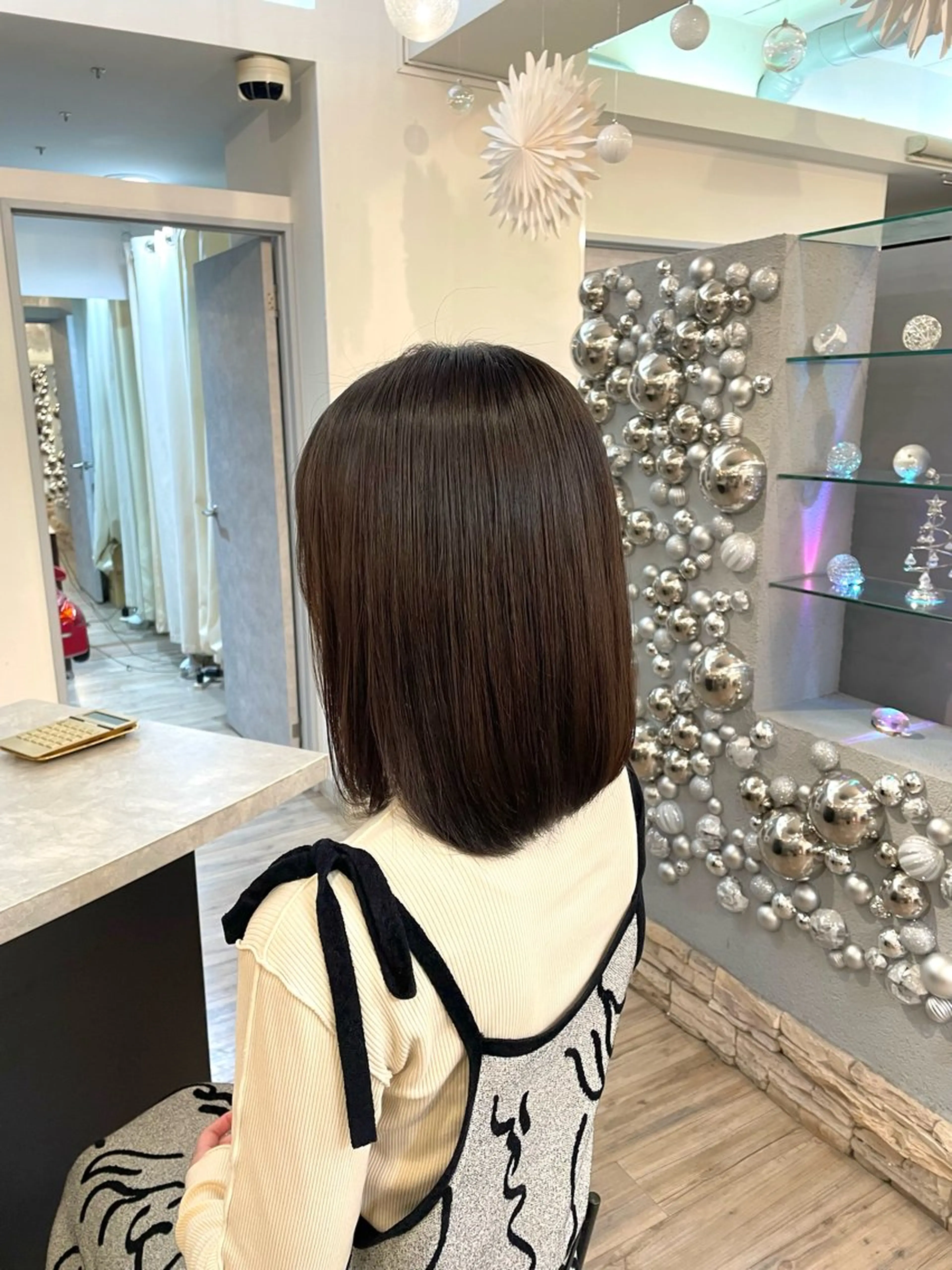 ミディアム パーマ 縮毛矯正 ストレートパーマ カット 縮毛矯正 VISAGE ba.sk 金子詩帆のヘアスタイル