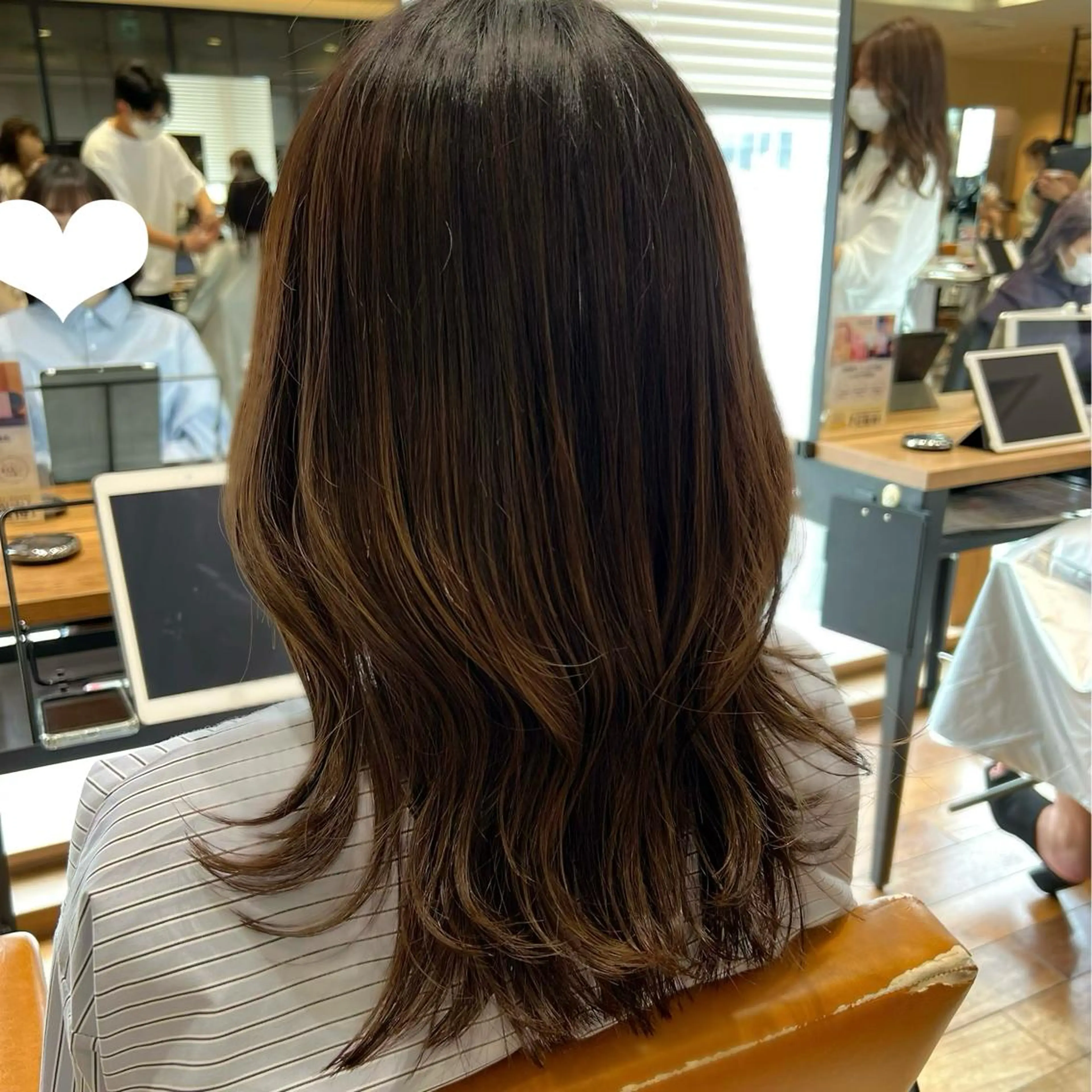 セミロング カラー ベージュカラー ブラウンカラー くびれヘア 髪質改善 縮毛矯正 カット ヘアカラー トリートメント 🧡くびれヘア/前髪 顔周り🧡久原結衣のヘアスタイル