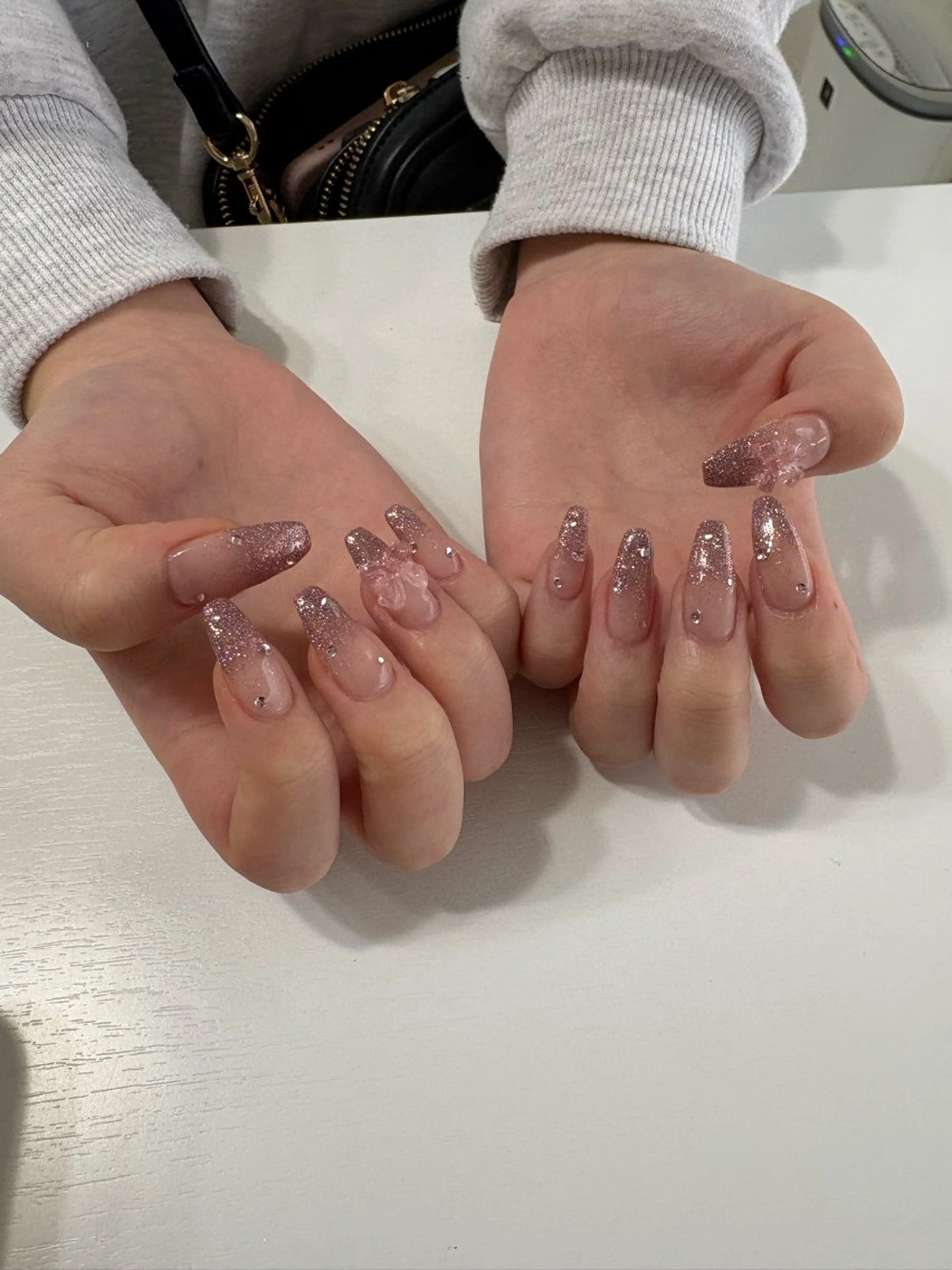 💅ハンド　✨ラメグラ(クリアベース)✨オフ込みの写真