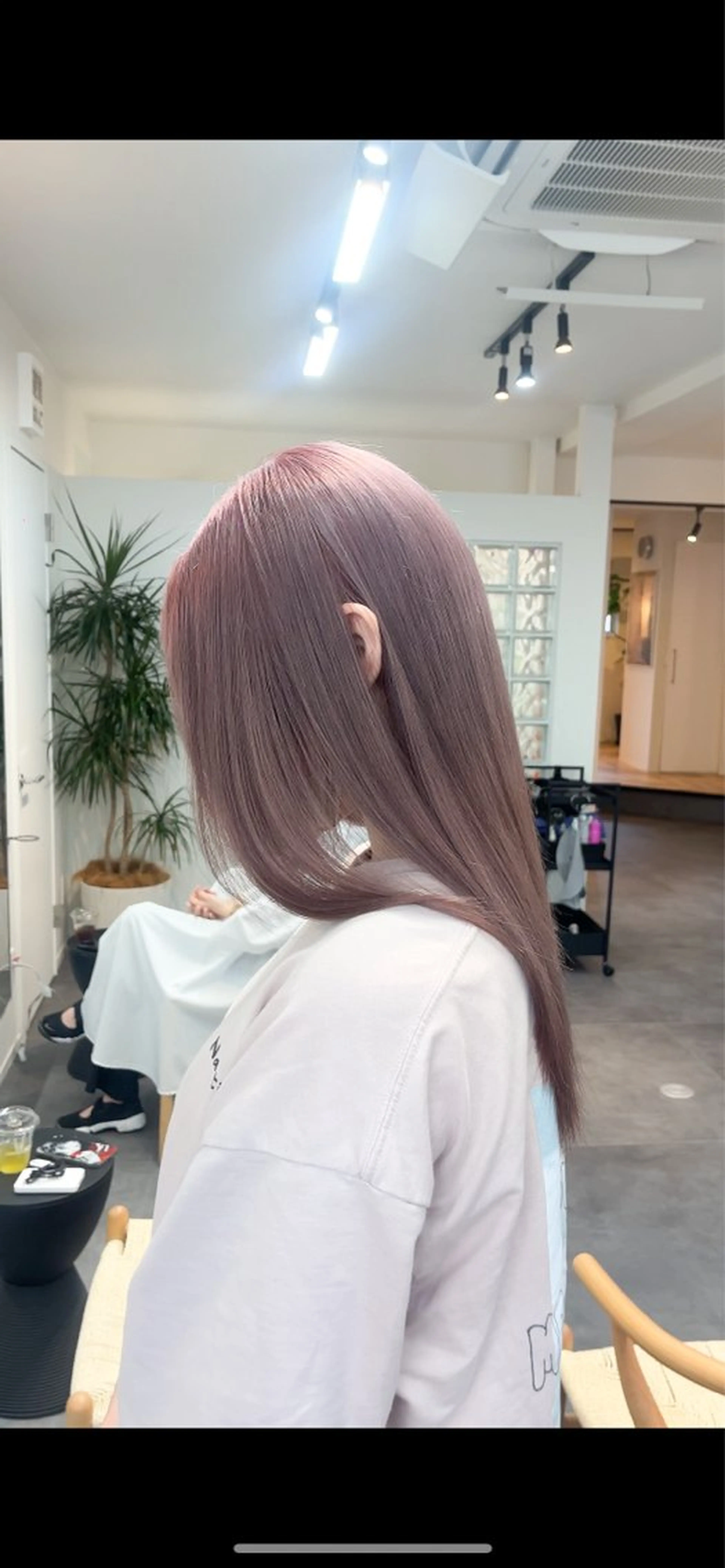 ロング カット ヘアカラー ko toのヘアスタイル