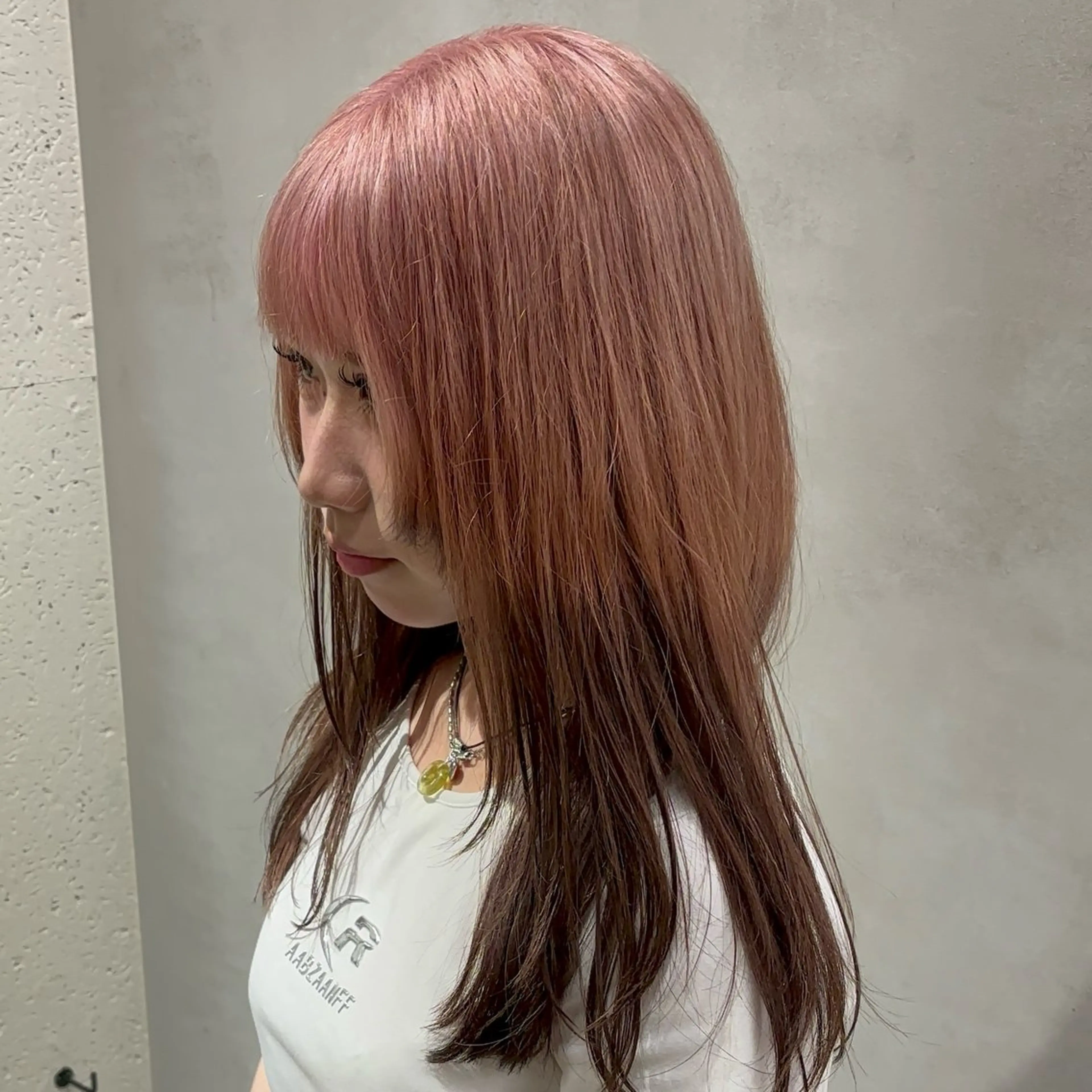 ロング カラー ブラウンカラー ピンクカラー ホワイトピンク ヘアカラー トリートメント ヘッドスパ ヘアセット オカベ ショウマのヘアスタイル