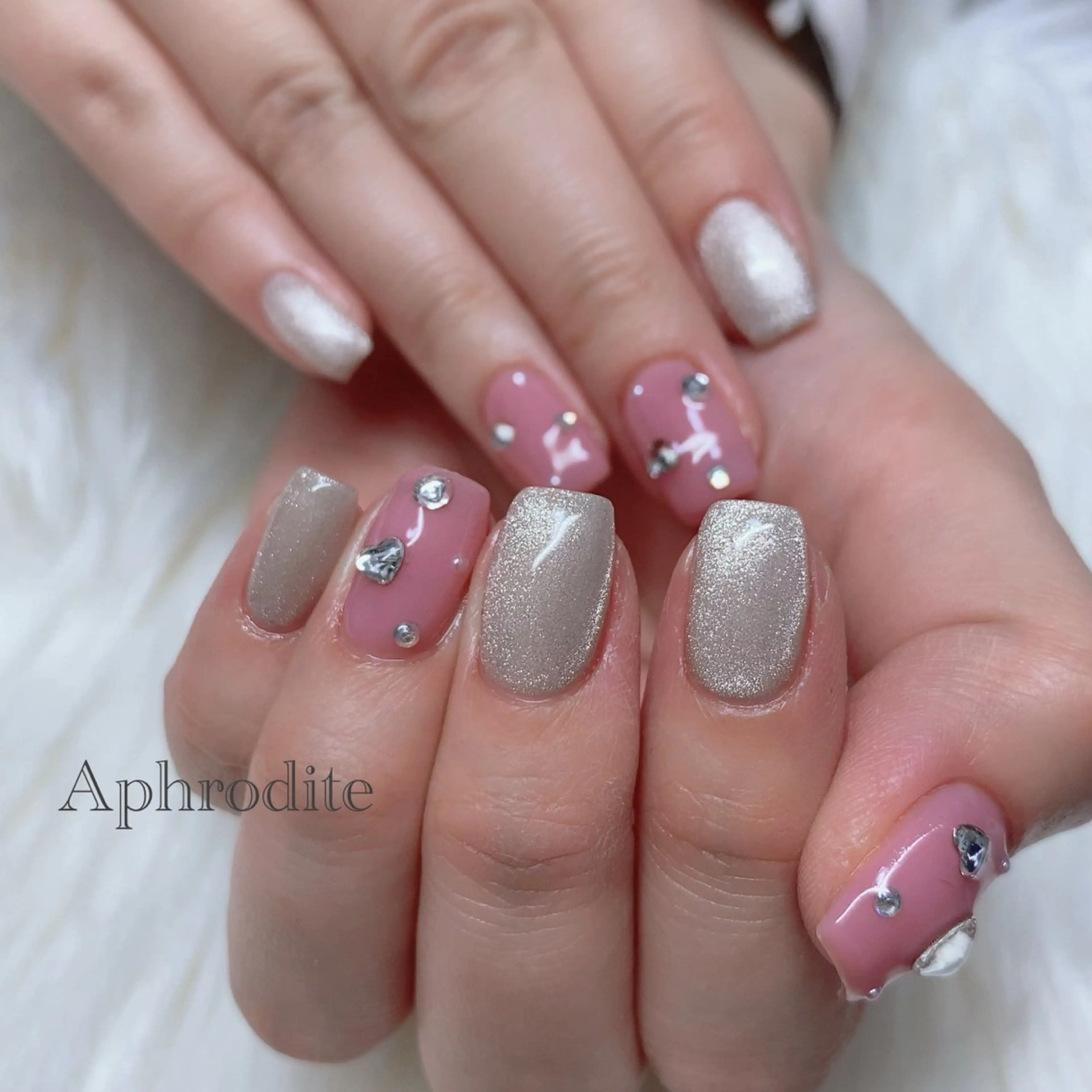 ネイル Aphrodite パラジェル認定サロンのネイルデザイン