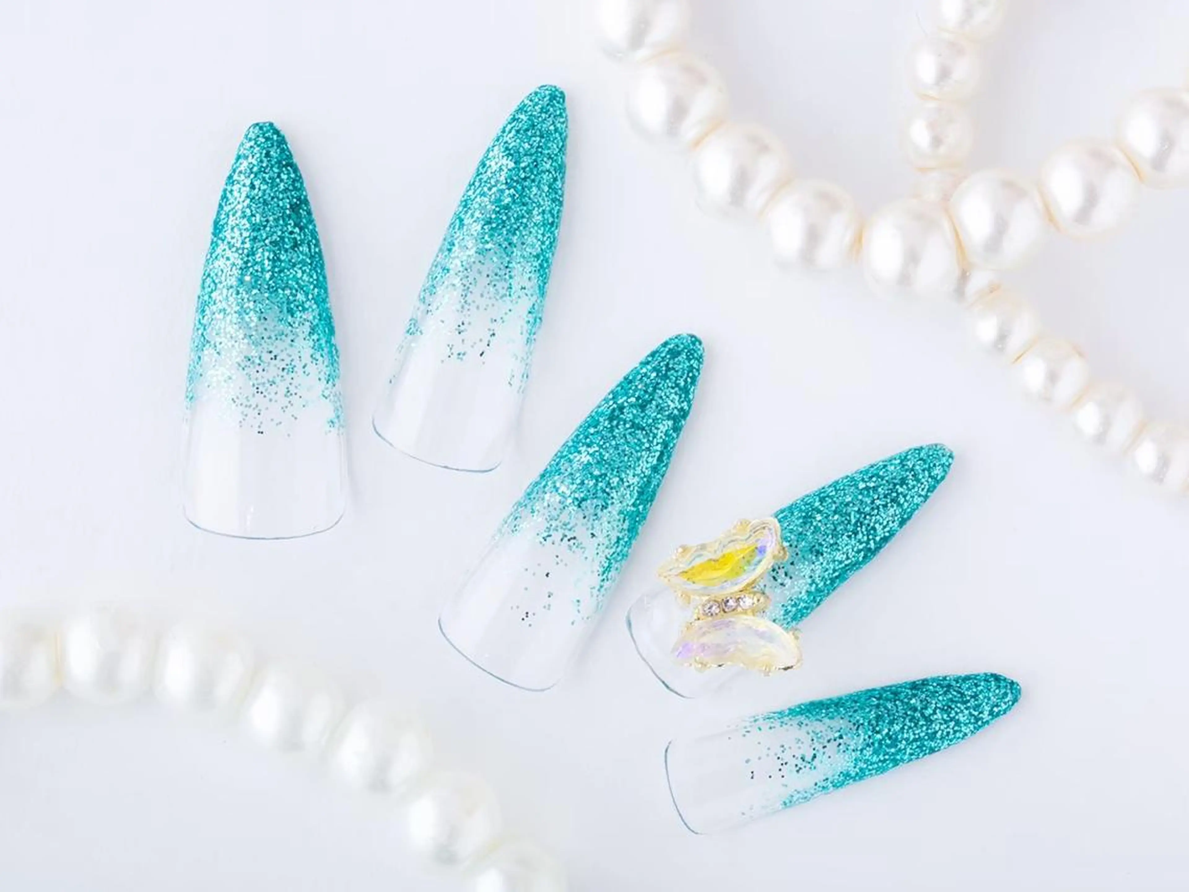 ネイル 桜ネイル 成人式 長さ出し フラッシュネイル フットネイル ハンドネイル 💗🪽Tiary Nail🪽💗のネイルデザイン