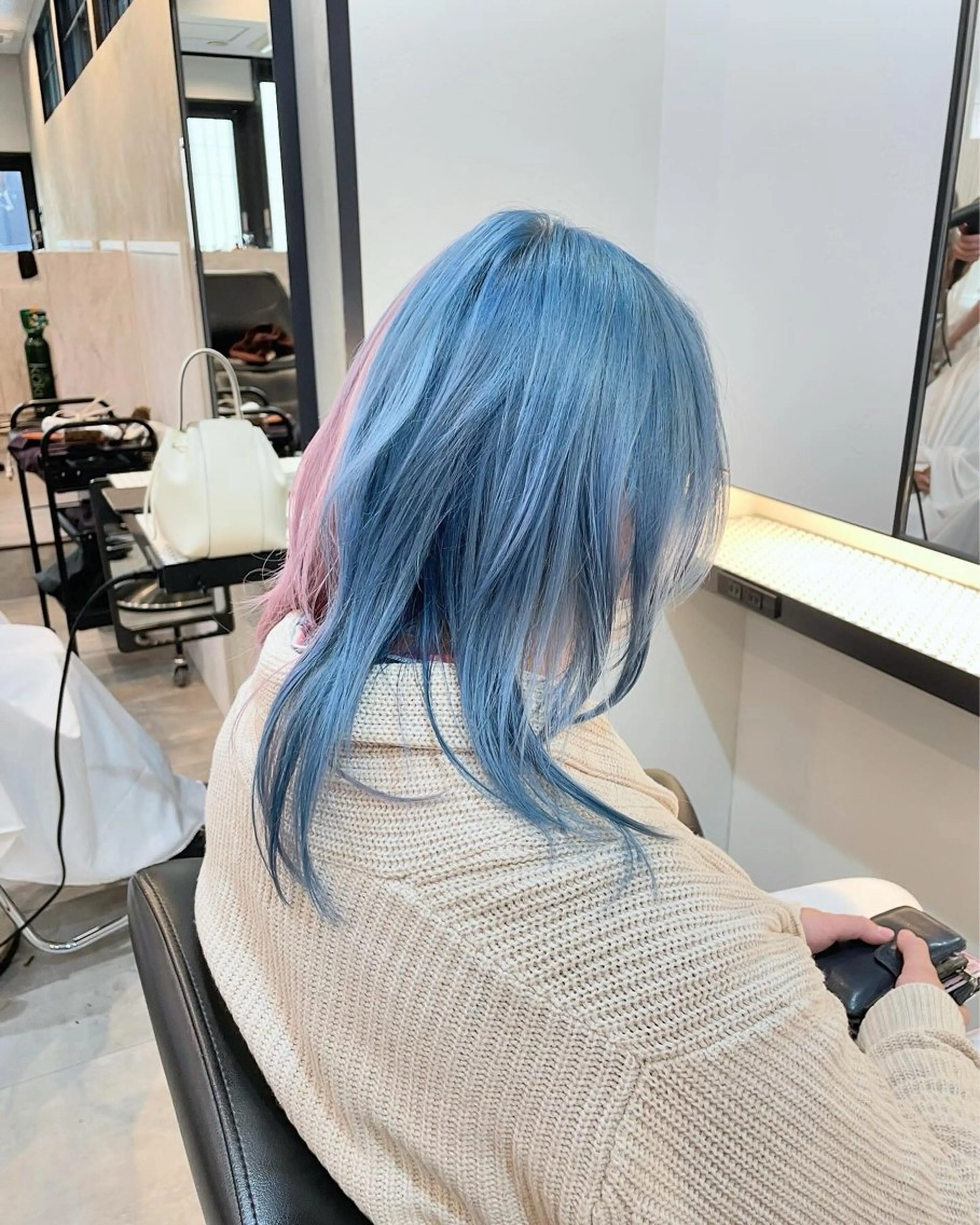 セミロング カラー メンズ ヘアカラー トリートメント 透け感カラー🫧 加納トモヒロのヘアスタイル