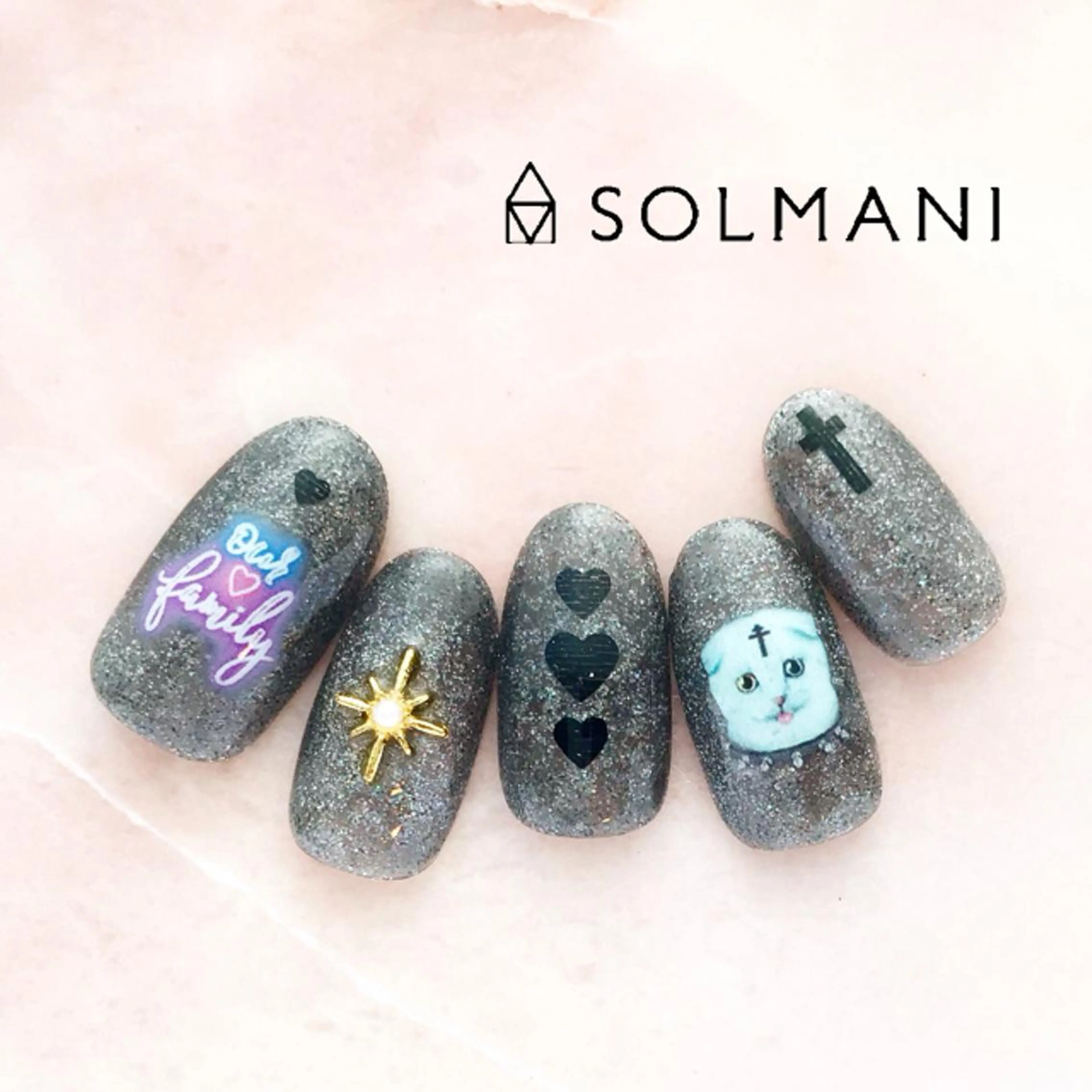 ネイル SOLMANI 予約担当のネイルデザイン
