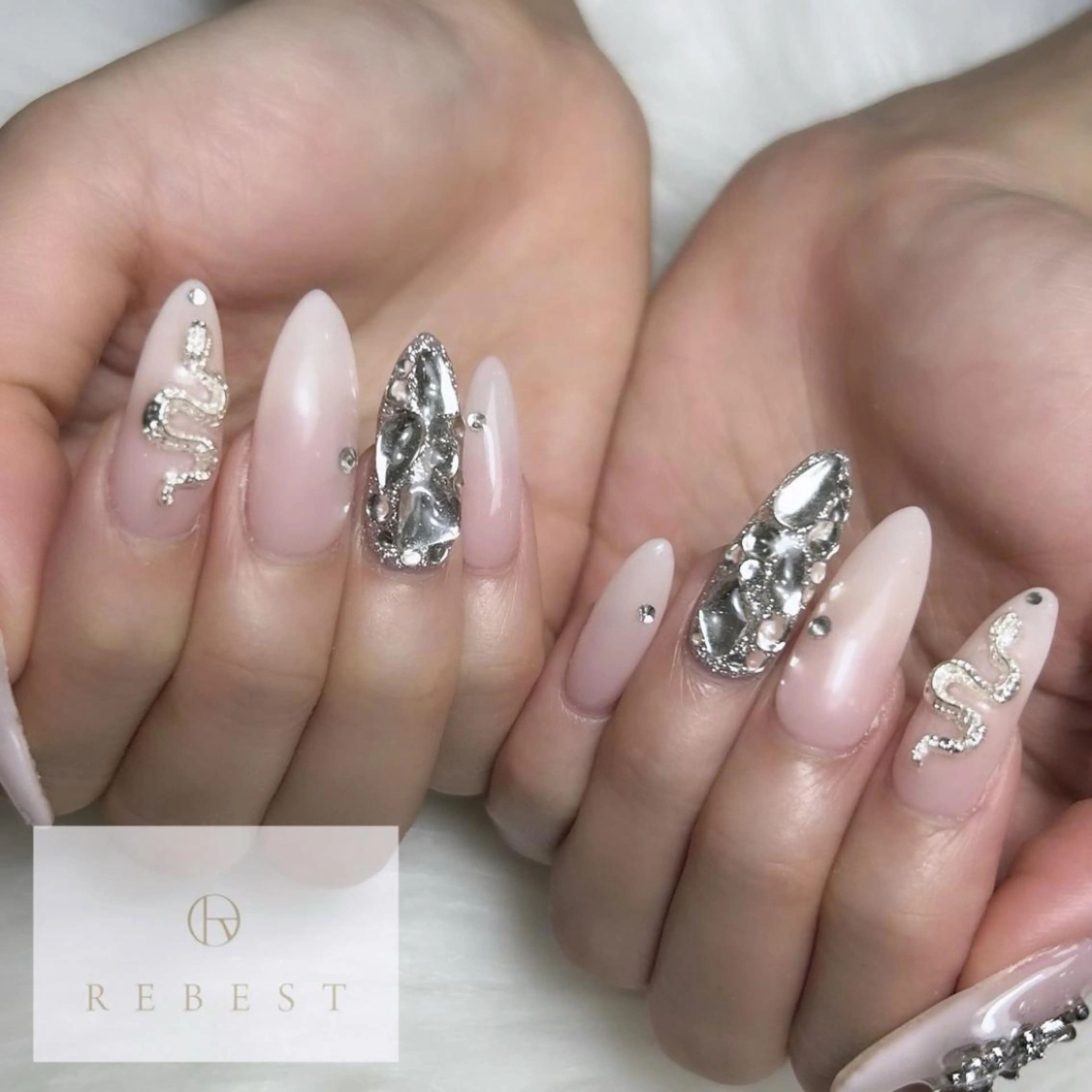 ネイル ハンドネイル REBEST南森町 nail🪽のネイルデザイン