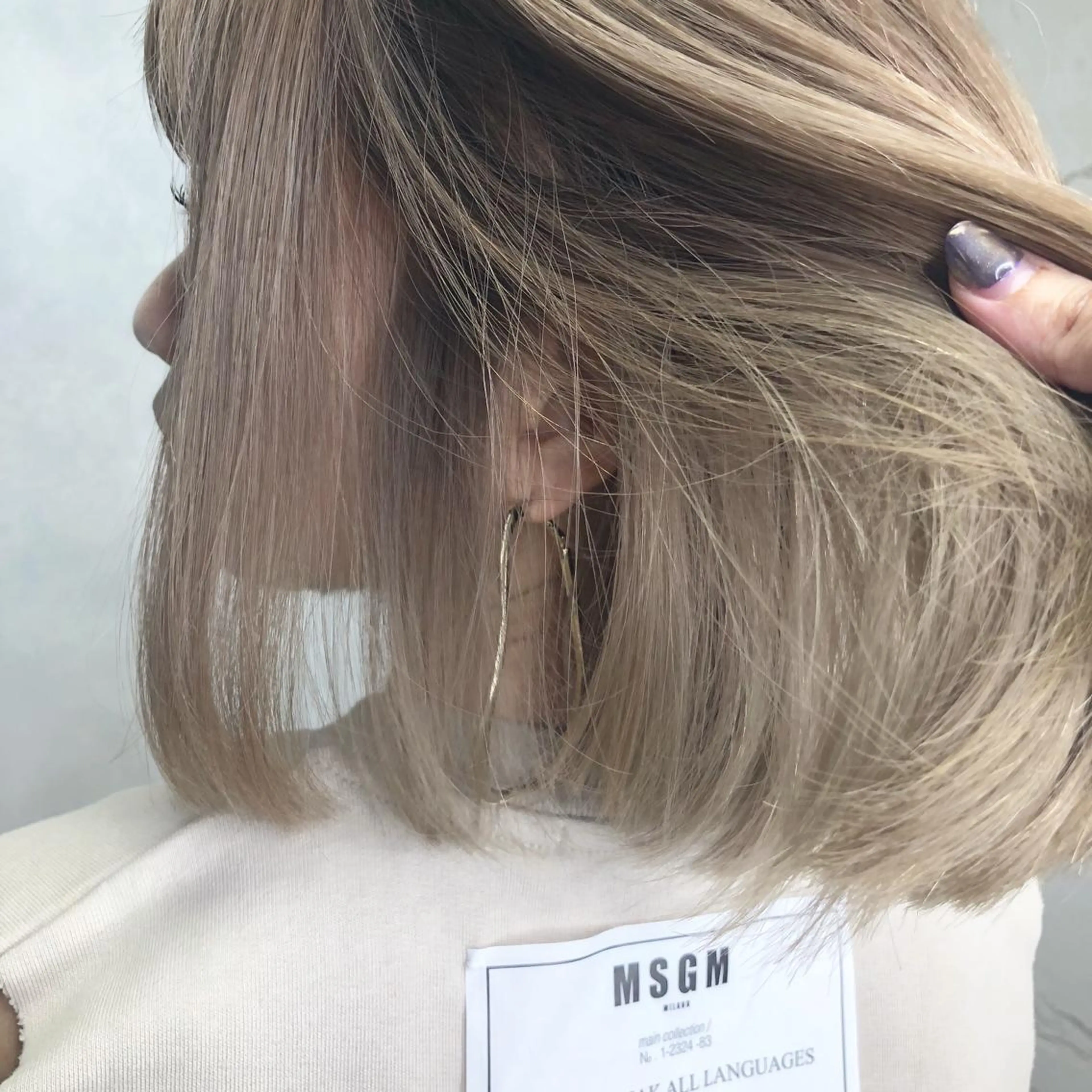 ミディアム カラー ハイトーンカラー ORIKA 美容室のヘアスタイル