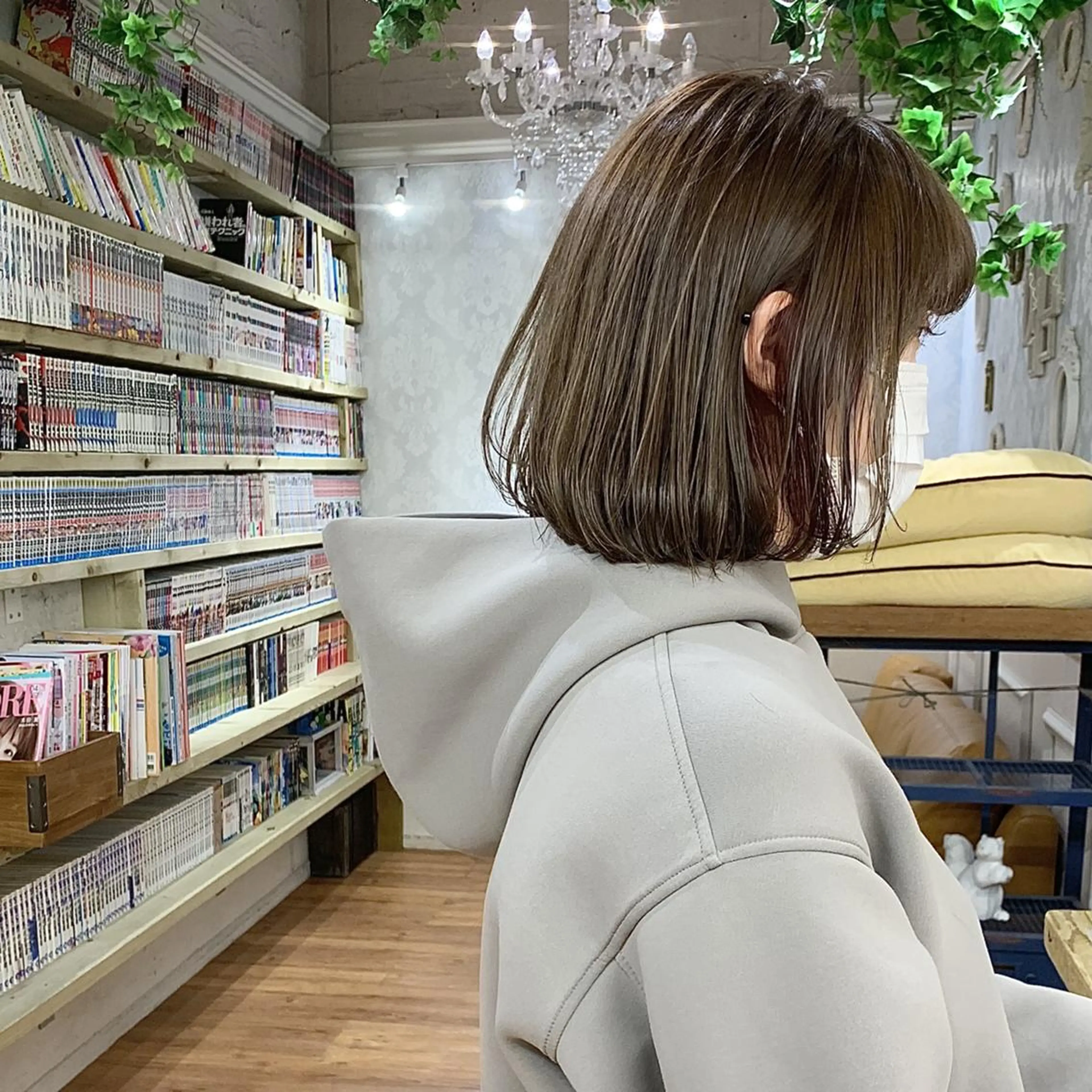 ショート カラー インナーカラー ボブ お顔まわりカット🌱 emo.村松泉綺のヘアスタイル