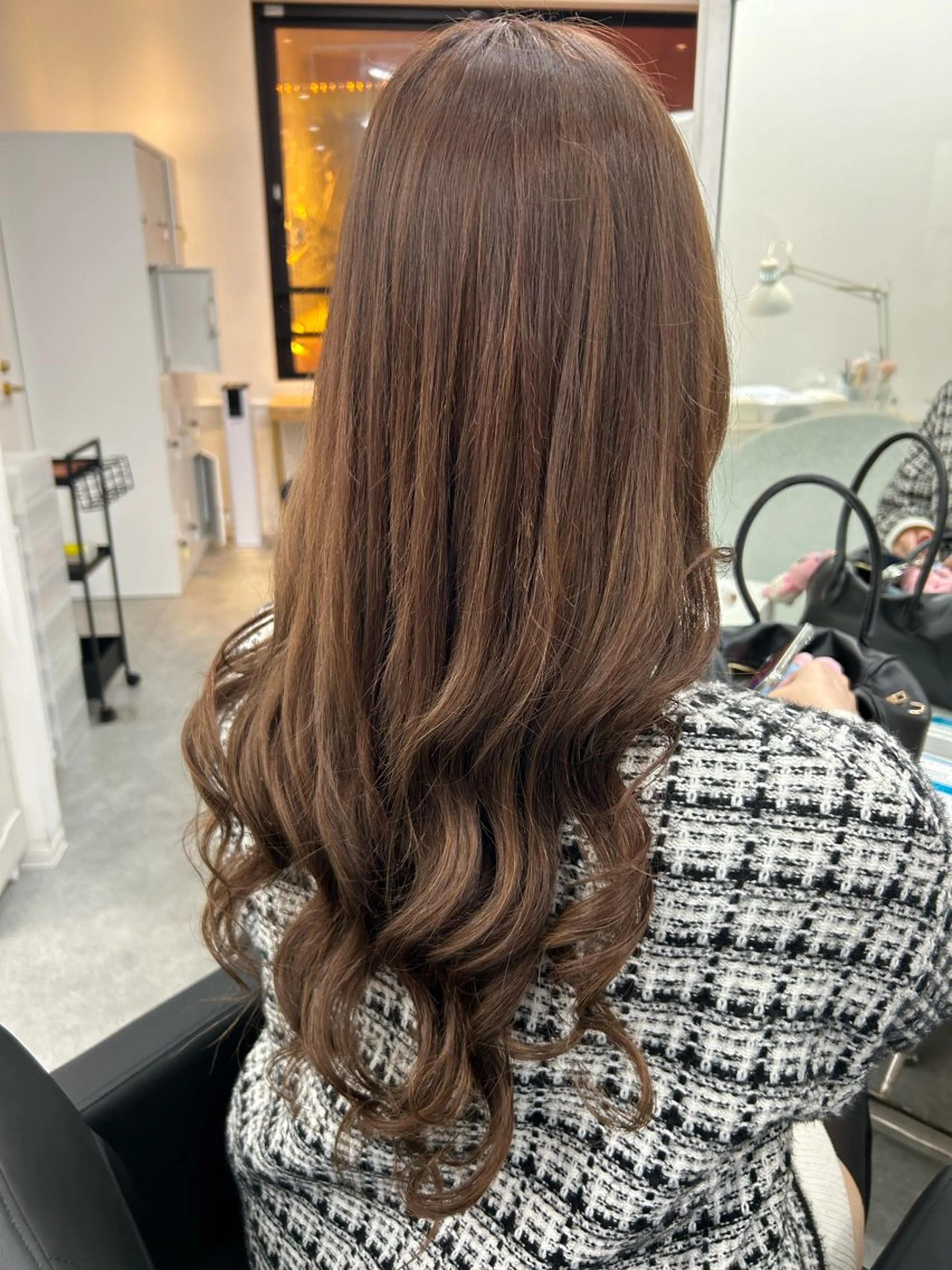 ロング カラー ヘアアレンジ シールエクステ バレイヤージュ ハイライトカラー エクステ ハイライト カット ヘアカラー トリートメント エクステ ヘアセット alpha. カラーエクステ下妻のヘアスタイル