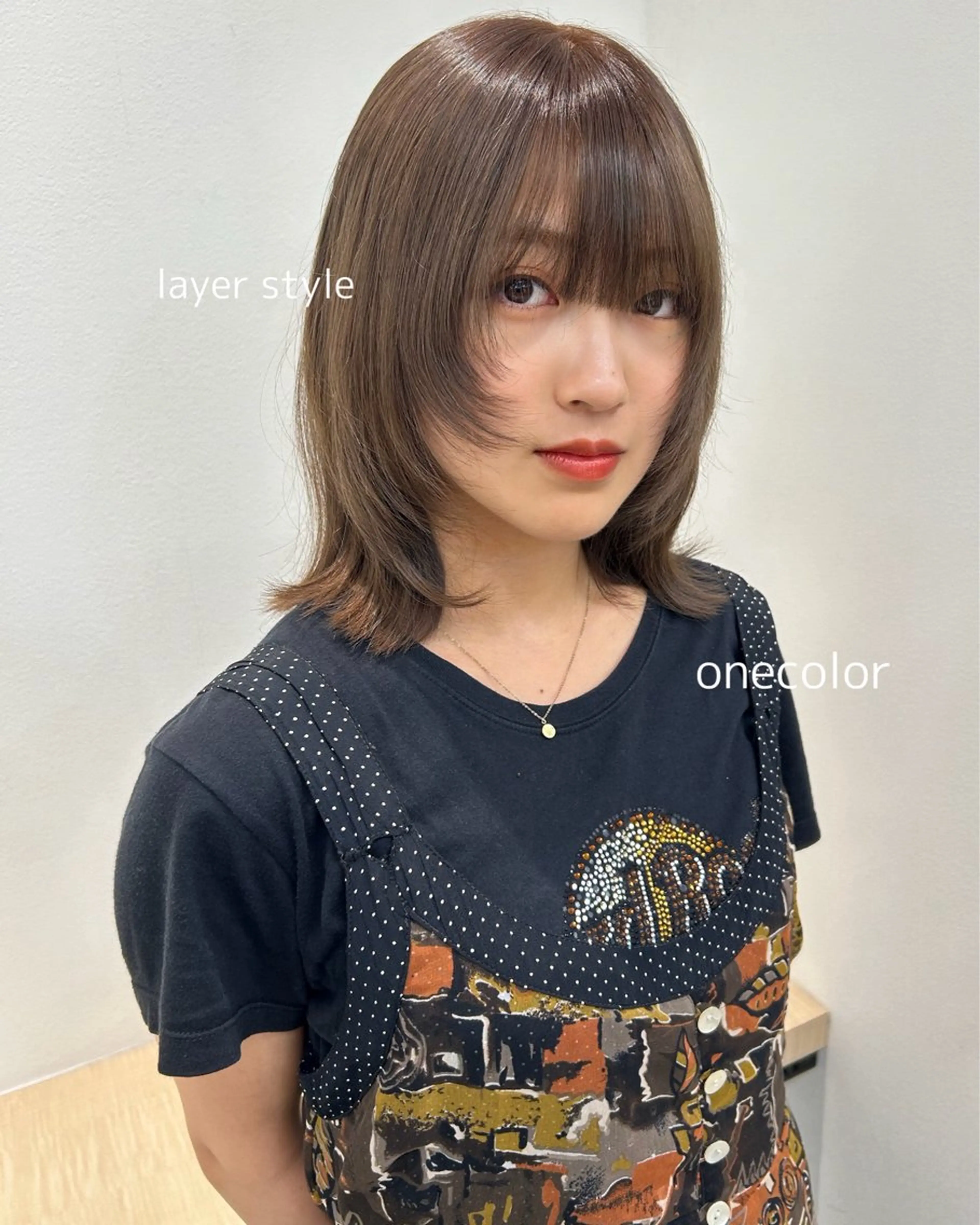 ミディアム アッシュ null 《 栞 》のヘアスタイル