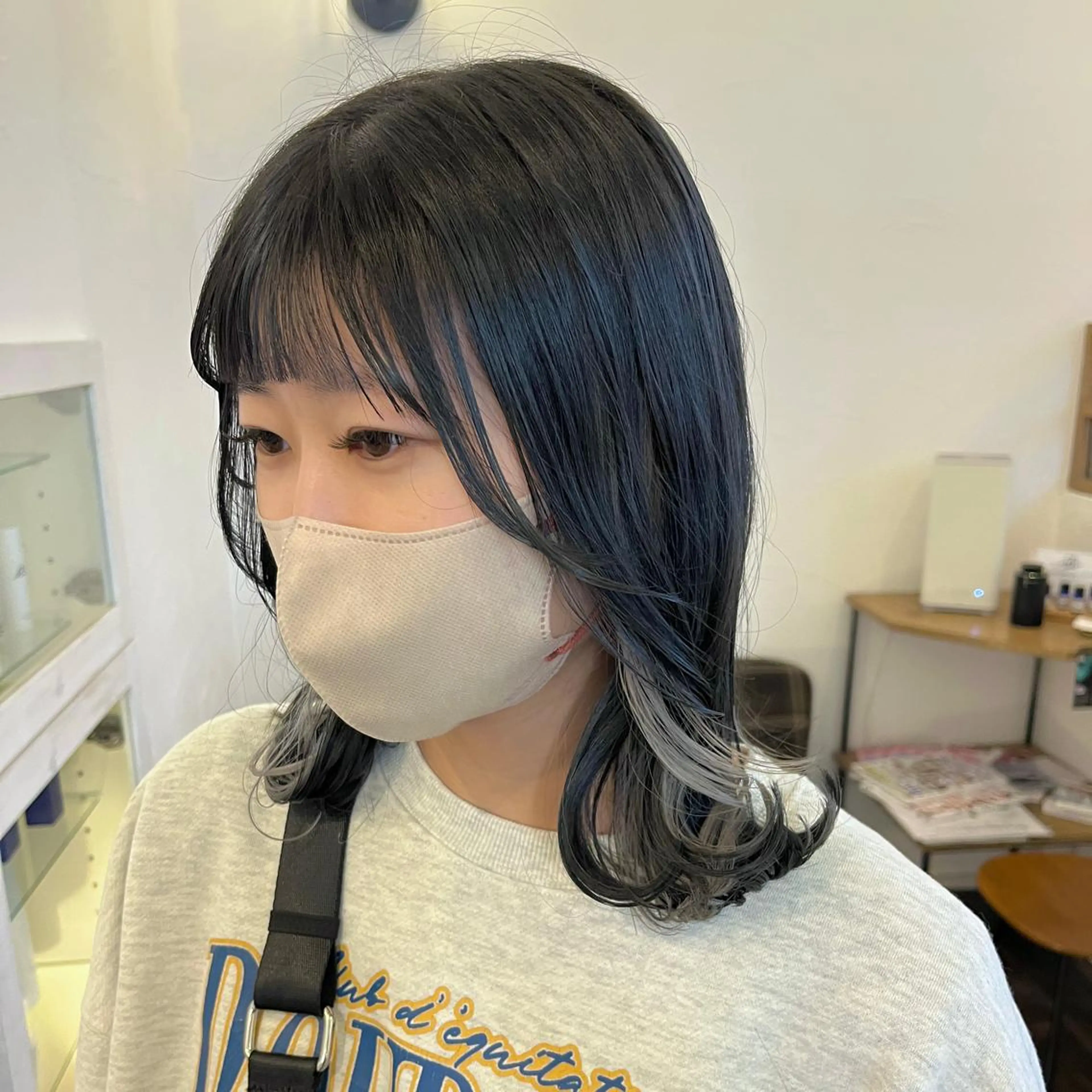 ミディアム カラー 黒髪 ブリーチ ブルーカラー ブルーブラック 透明感カラー 伊藤ゆかり/髪質改善 /透明感カラーのヘアスタイル