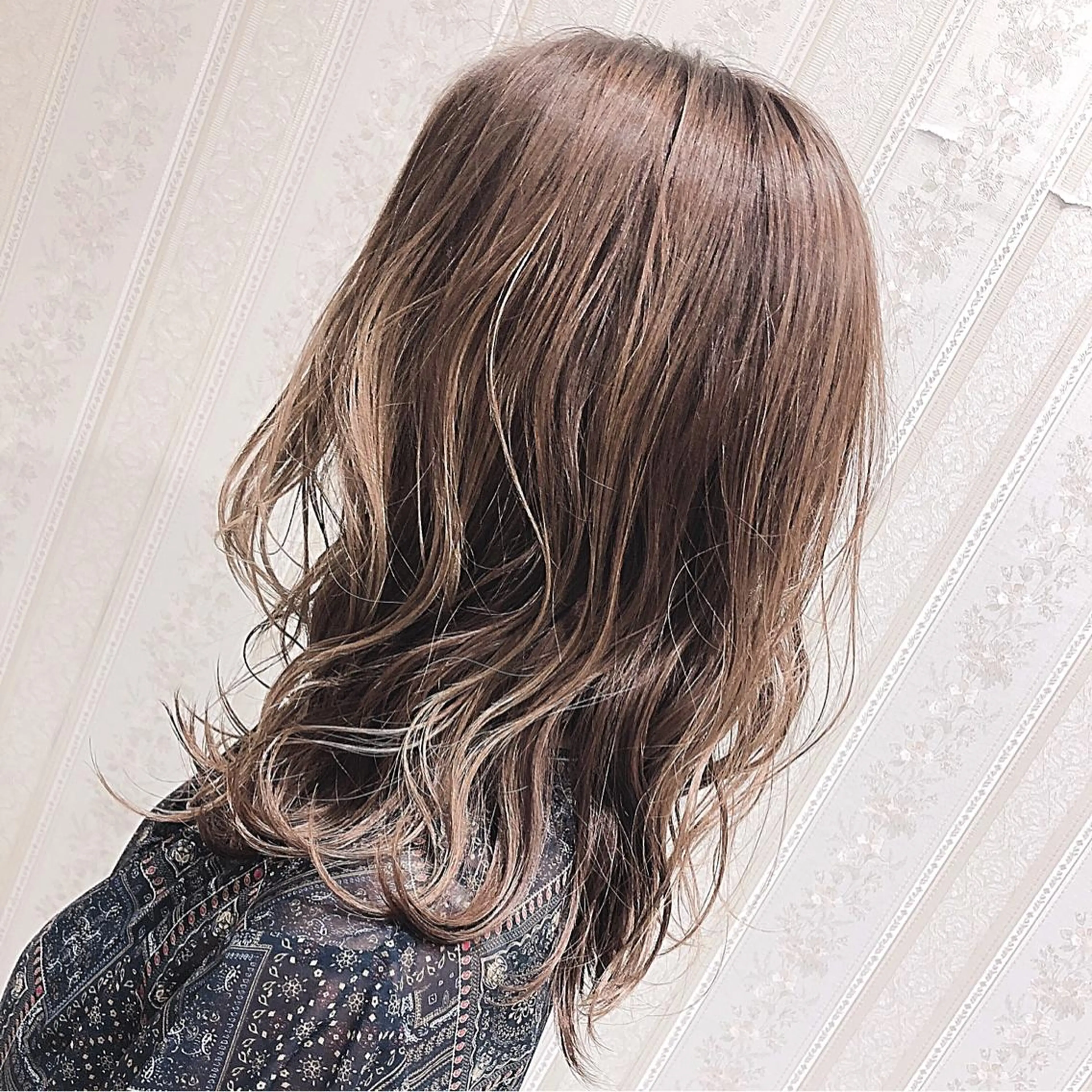 セミロング カラー ベージュカラー 名畑 裕貴のヘアスタイル