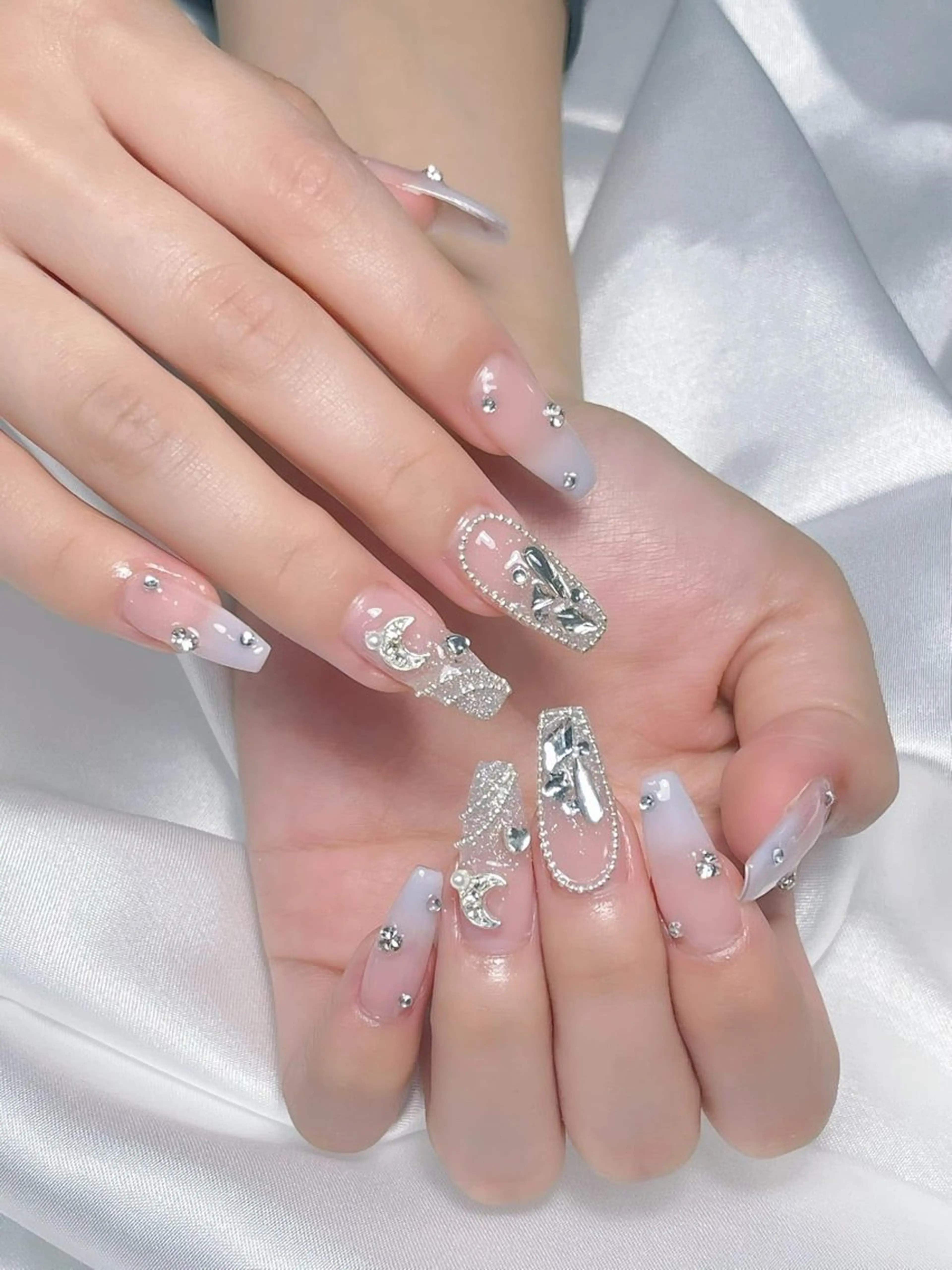 ネイル ハンドネイル HIN NAILのネイルデザイン